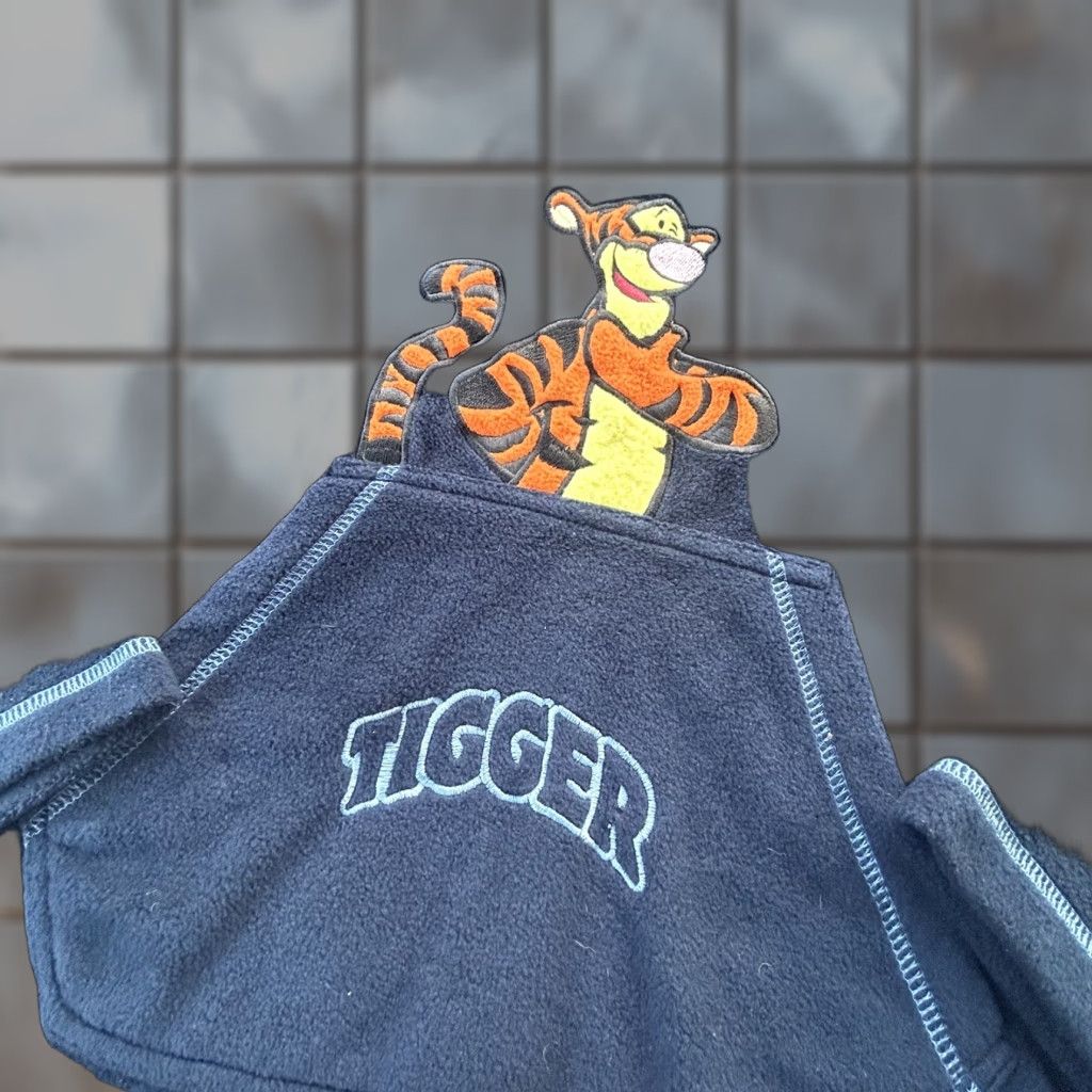 Disney VINTAGE Disney Tigger Hoodie Women’s Large Blue 90s Embroidered Full Zip Crew Neck Fleece Jacket Sweatshirt【Disney】 Size L / US 10 / IT 46 - 1 Thumbnail