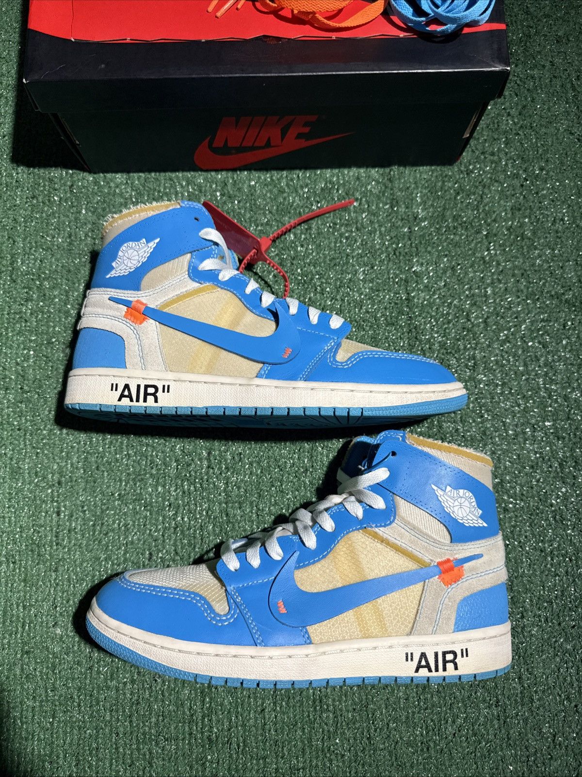 Jordan Brand × Off-White Size 8.5 - Jordan 1 Retro OG x Off-White High UNC Size US 8.5 / EU 41-42 - 2 Thumbnail