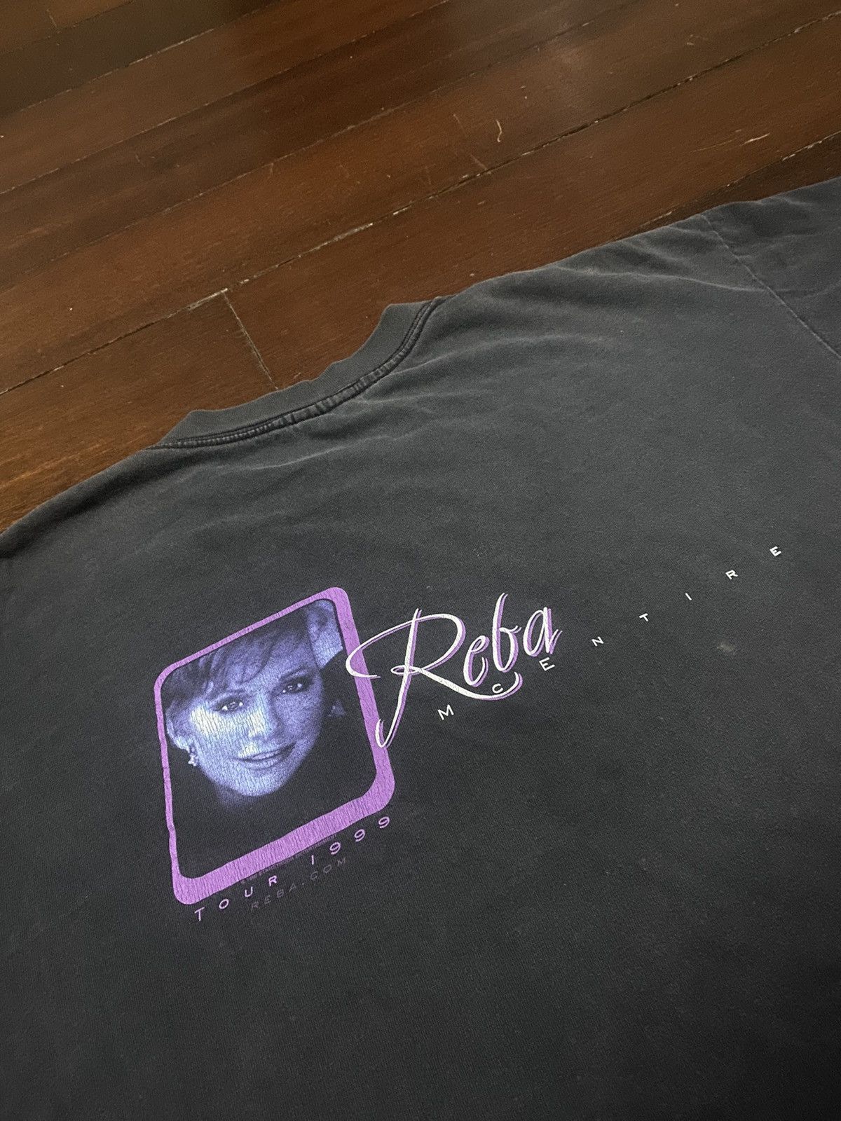 Band Tees FIRE 🔥 VINTAGE 90s REBA MCENTIRE TOUR 1999 COUNTRY SINGER Size US L / EU 52-54 / 3 - 10 Thumbnail