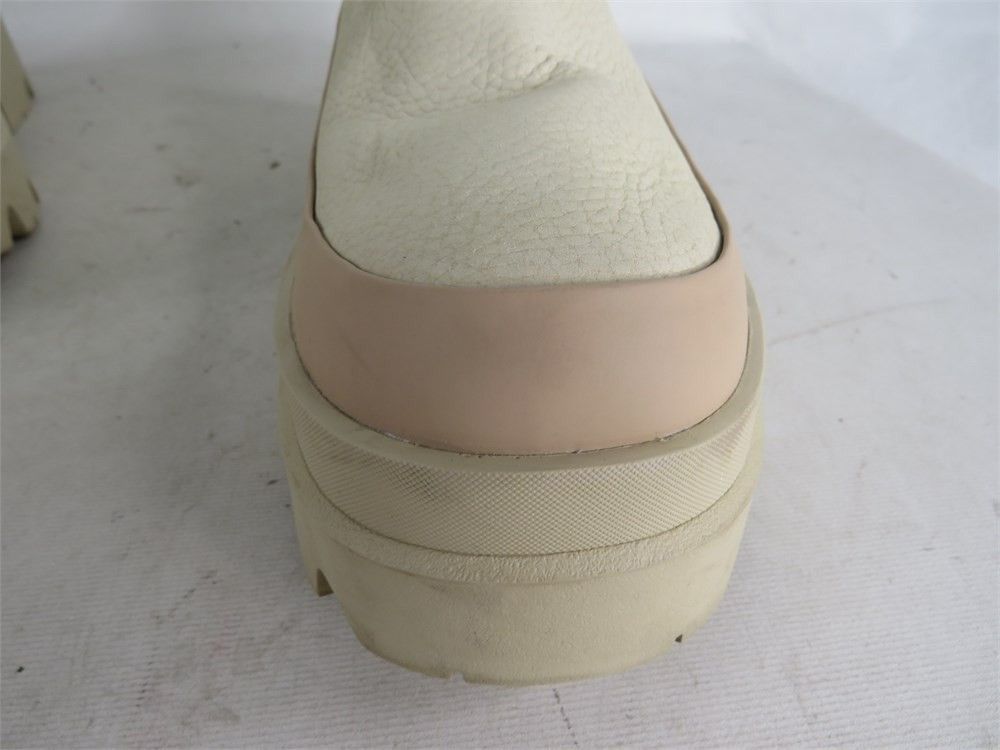 Ugg UGG SEA SALT BRISBANE CHELSEA WATERPROOF PLATFORMBOOTS 9 Size US 9 / IT 39 - 19 Thumbnail