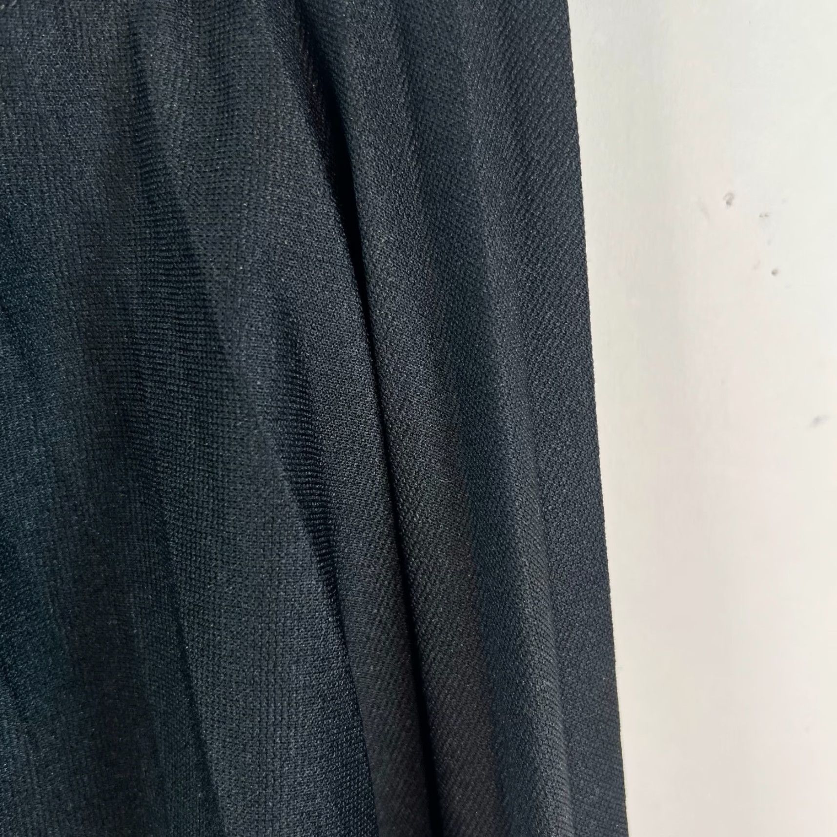 Vintage Vintage Brand Skirt Women Black Pleated Back Zip Size L Size 36" / US 14 / IT 50 - 2 Thumbnail