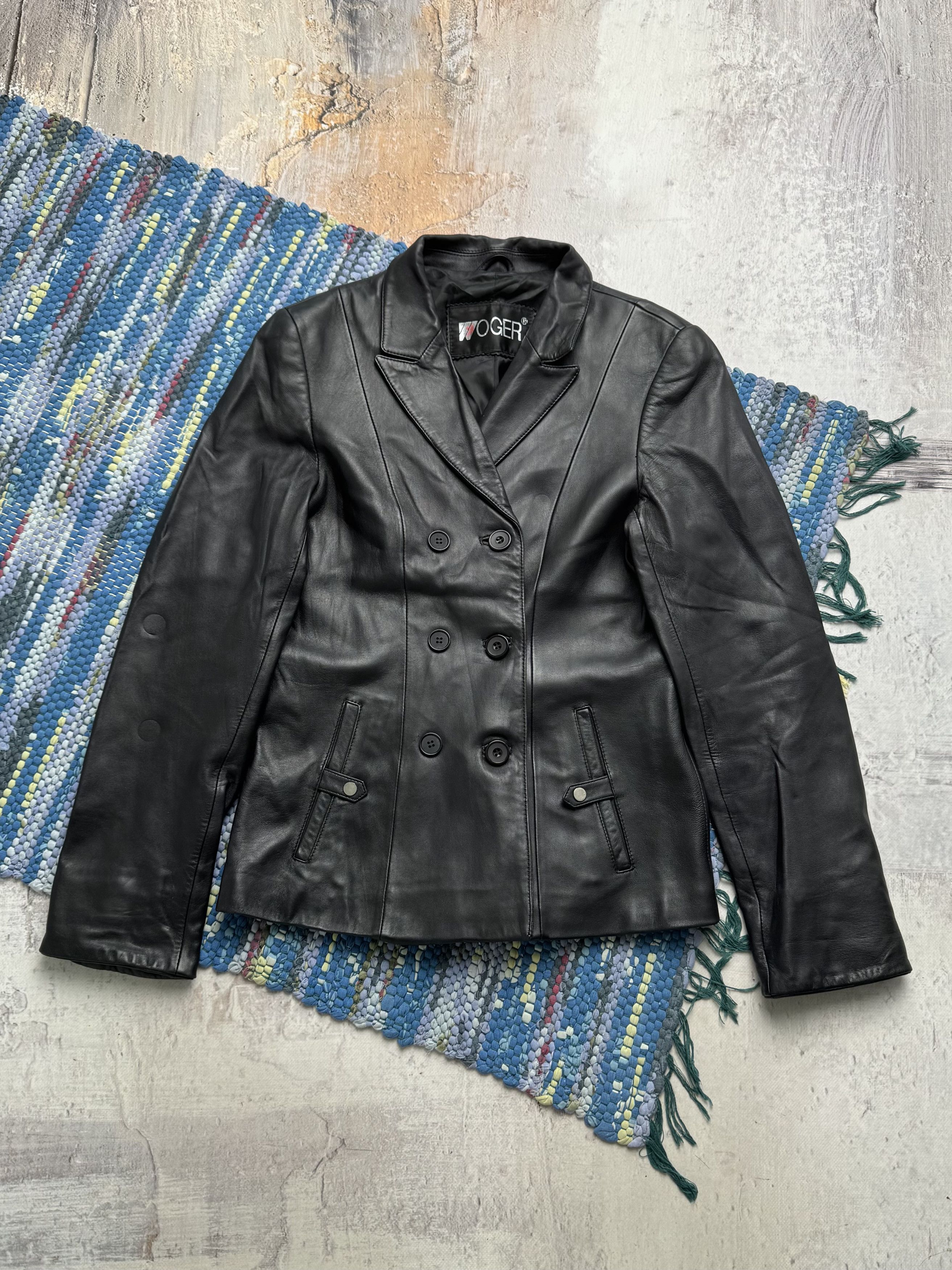 Vintage Vintage Leather Jacket A8(V1)D15 Size S / US 4 / IT 40 - 1 Thumbnail