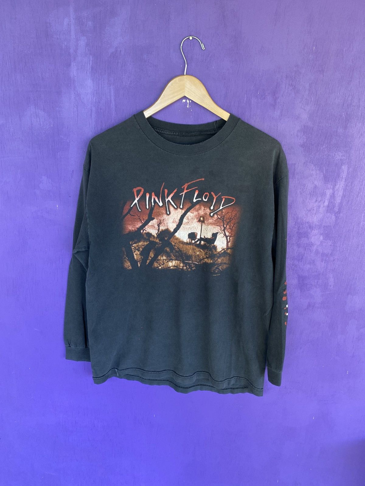 Band Tees Vintage early 00s Pink floyd the wall faded long-sleeve Size US L / EU 52-54 / 3 - 1 Thumbnail