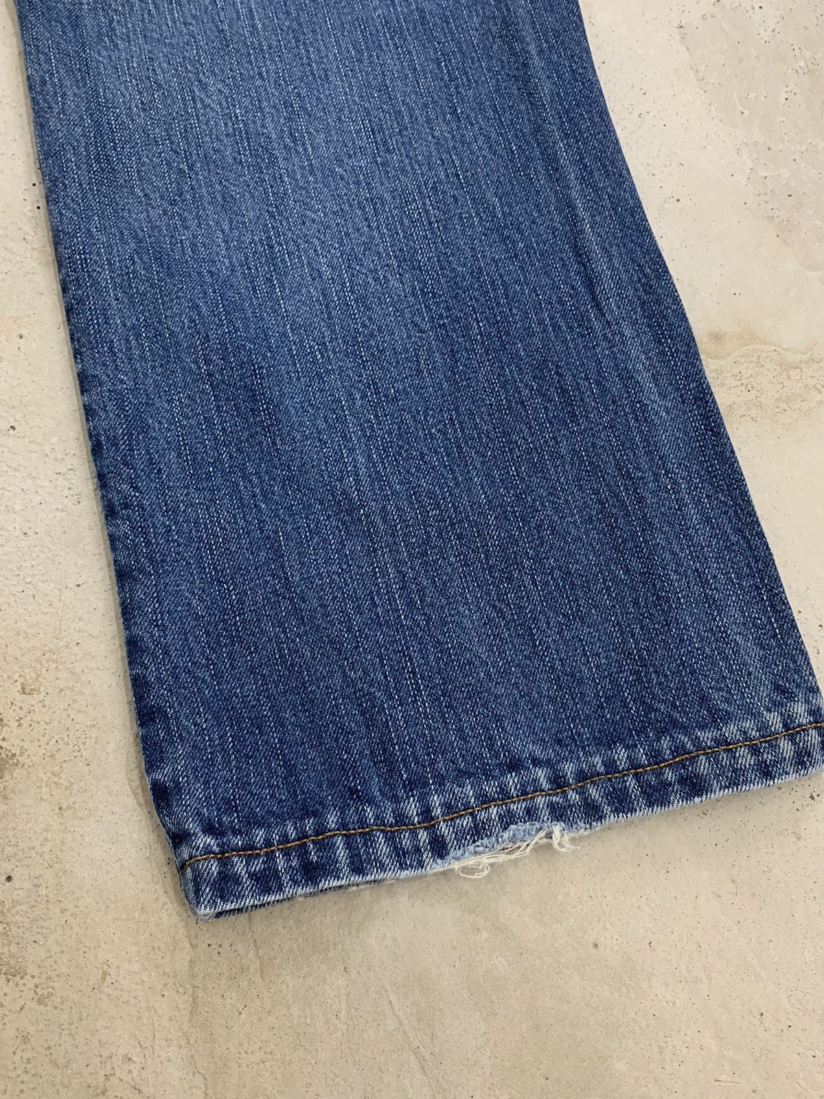 Levis 502 Distressed Denim Pants (AE11)