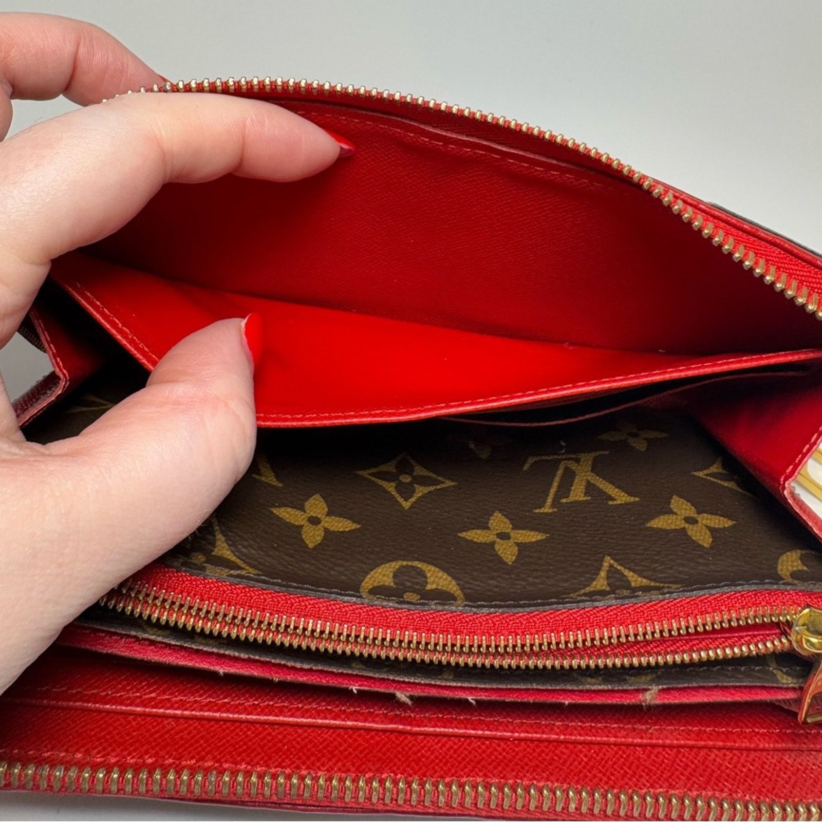 Louis Vuitton Louis Vuitton Retiro Zippy Wallet in Cerise Red Monogram Size ONE SIZE - 8 Thumbnail