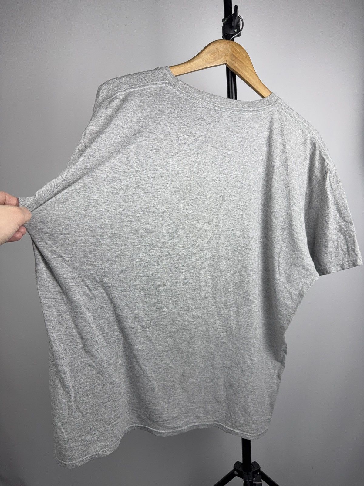 Band Tees 00s Foo Fighters 2011 Vintage Band T-Shirt Gray USA Tour Size US XL / EU 56 / 4 - 12 Thumbnail