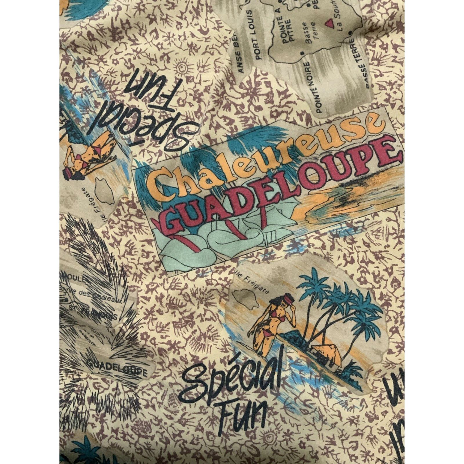 Vintage VINTAGE Imprints Guadeloupe Island Special Fun AOP Travel Camp Button Shirt Sz.M Size US M / EU 48-50 / 2 - 2 Thumbnail