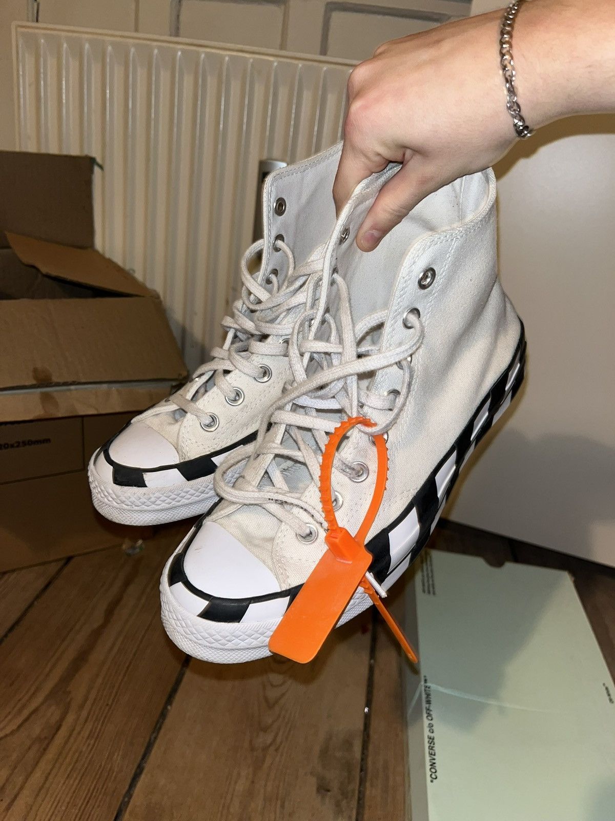 Converse × Off-White Off-white x converse Size US 7.5 / EU 40-41 - 3 Thumbnail
