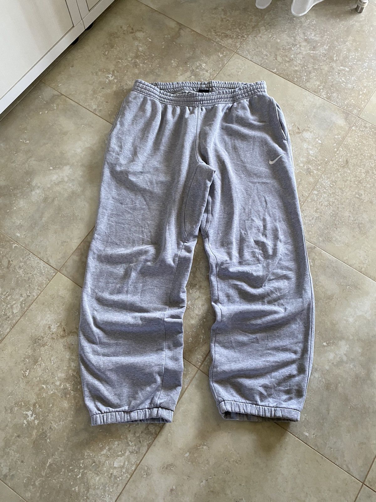 Nike Vintage Nike Baggy Grey Swosh Logo Sweatpants Streetwear Y2k Size US 34 / EU 50 - 1 Thumbnail