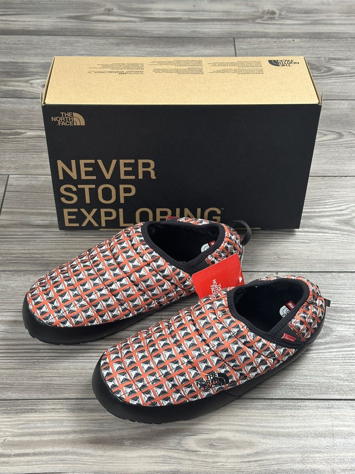 Supreme × The North Face Supreme x The North Face Studded Traction Mule Size US 11 / EU 44 - 1 Thumbnail