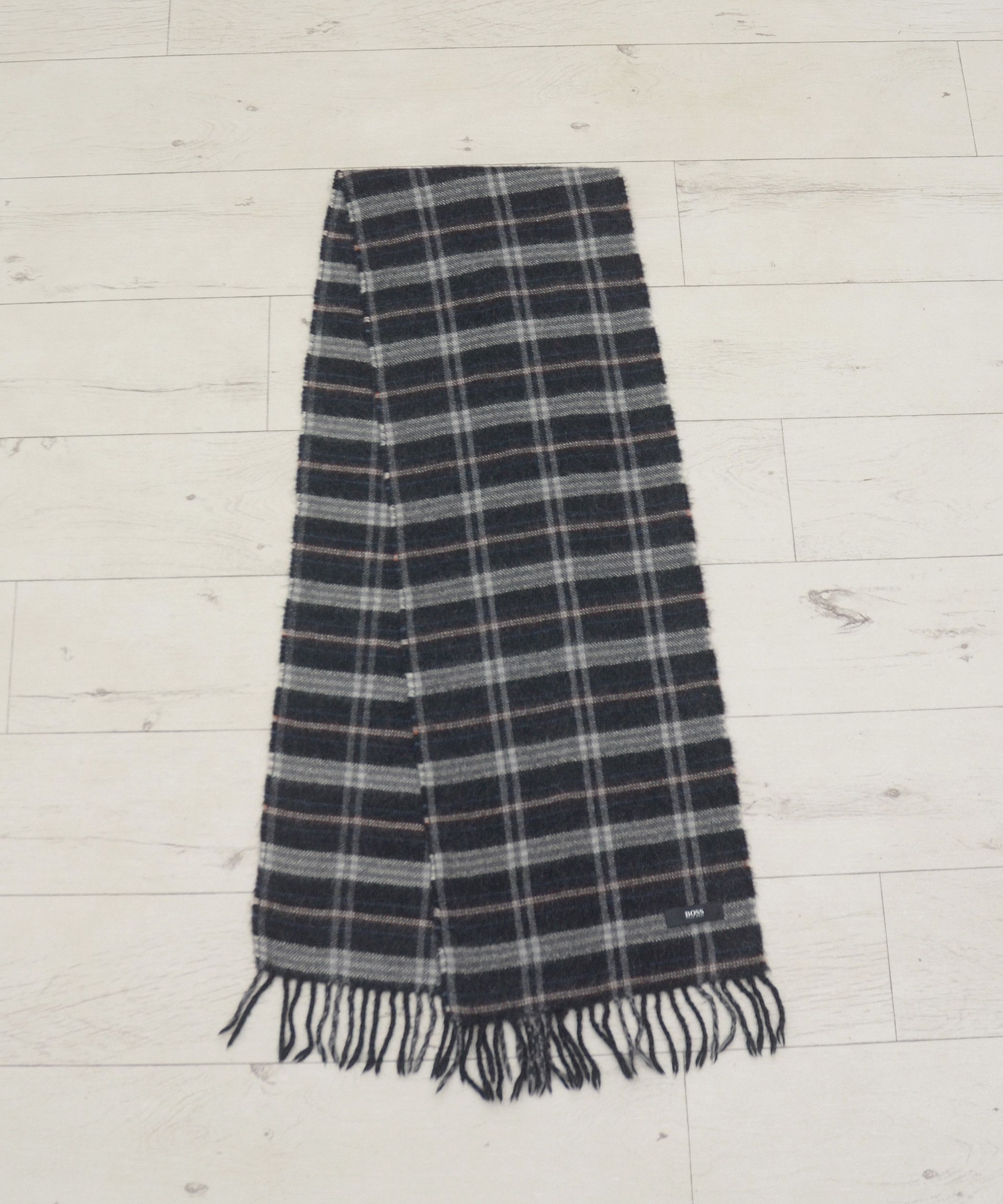 Hugo Boss Vintage Hugo Boss Scarf Muffler Wool Cashmere Size ONE SIZE - 1 Thumbnail