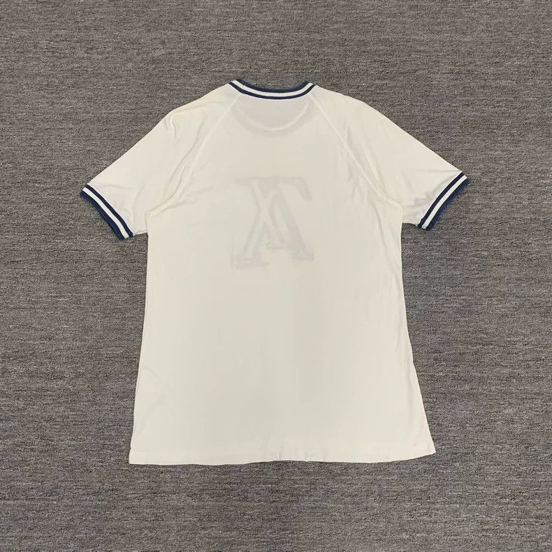 Louis Vuitton Louis Vuitton White inverted logo short sleeve Size US XL / EU 56 / 4 - 2 Thumbnail