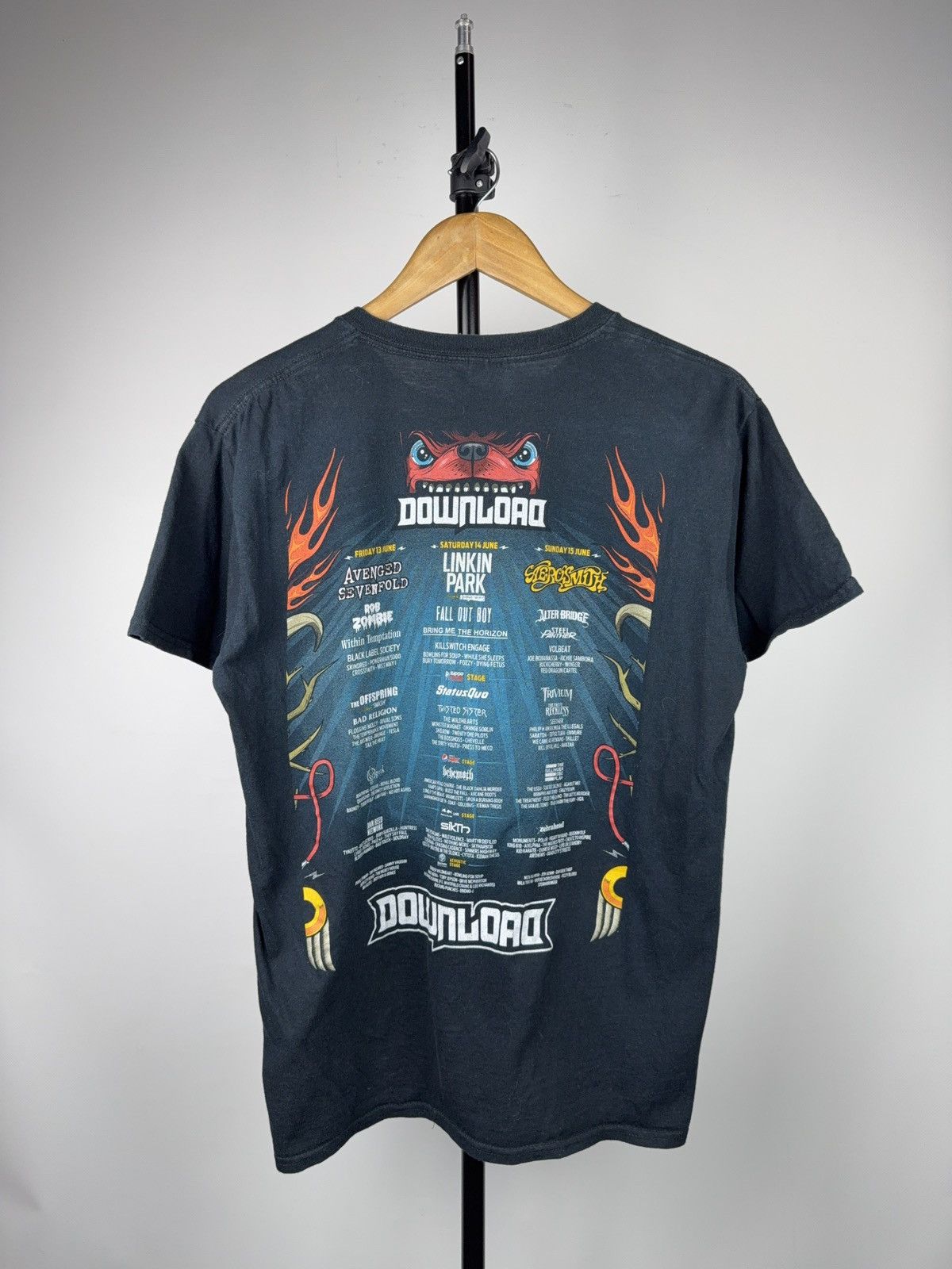Band Tees 00s Download Festival Dog Skull Lineup Graphic T-Shirt Size US M / EU 48-50 / 2 - 10 Thumbnail