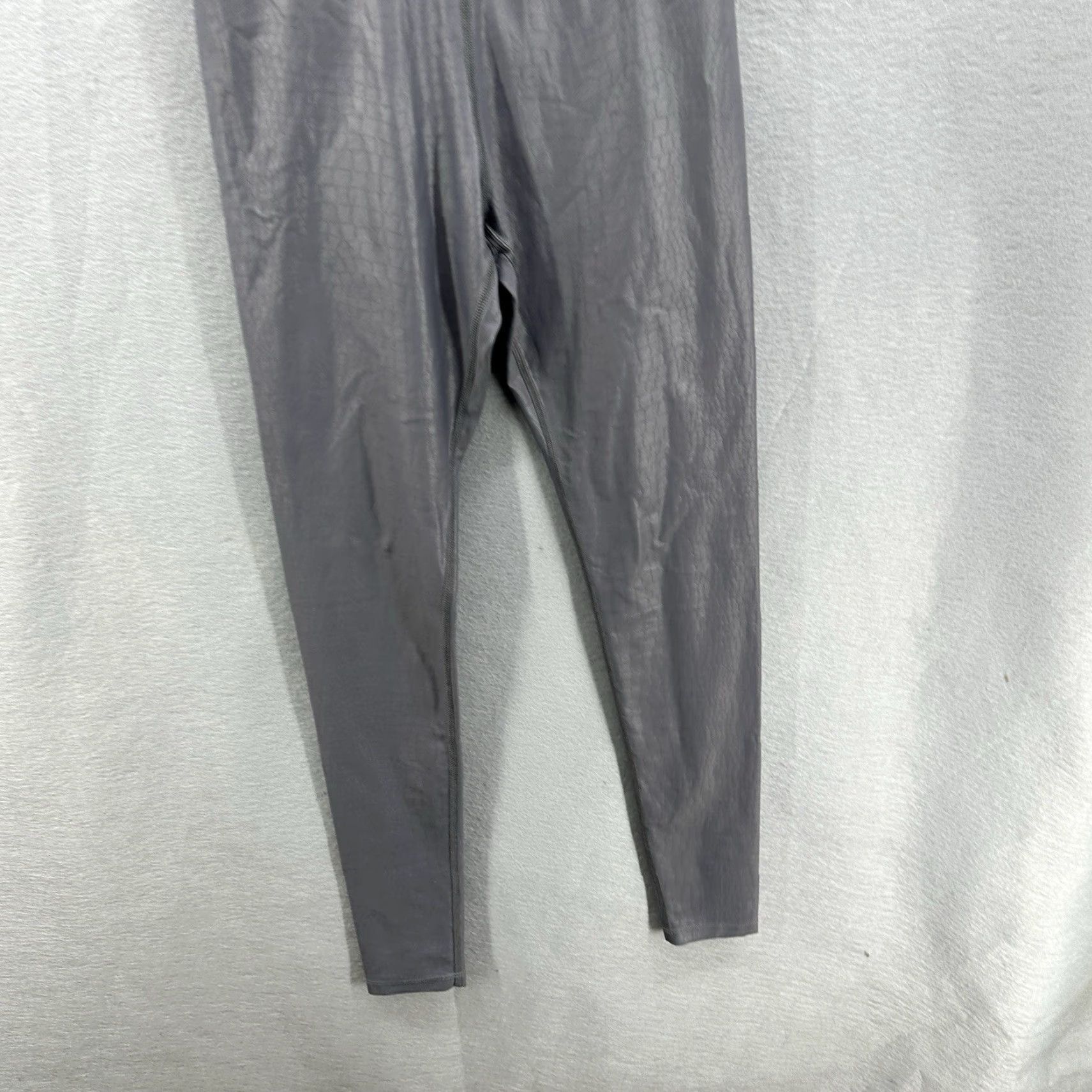 Vintage Carbon38 Womens XS Gray Faux Leather Leggings Shiny Reptile Takara Shine Athleisure Yoga Luxury Size 26" / US 2 / IT 38 - 3 Thumbnail