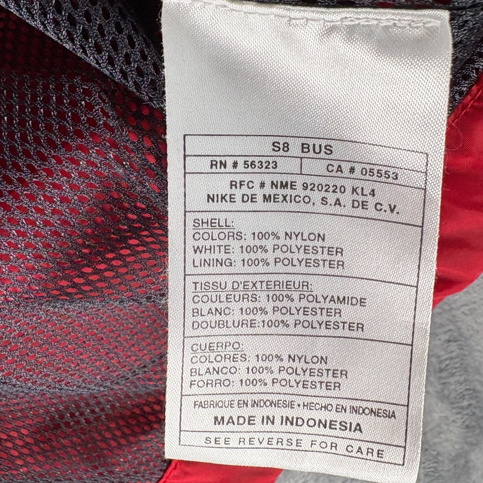 Nike Vintage Nike Red Black Hooded Pullover Windbreaker Jacket Me Size US M / EU 48-50 / 2 - 9 Thumbnail