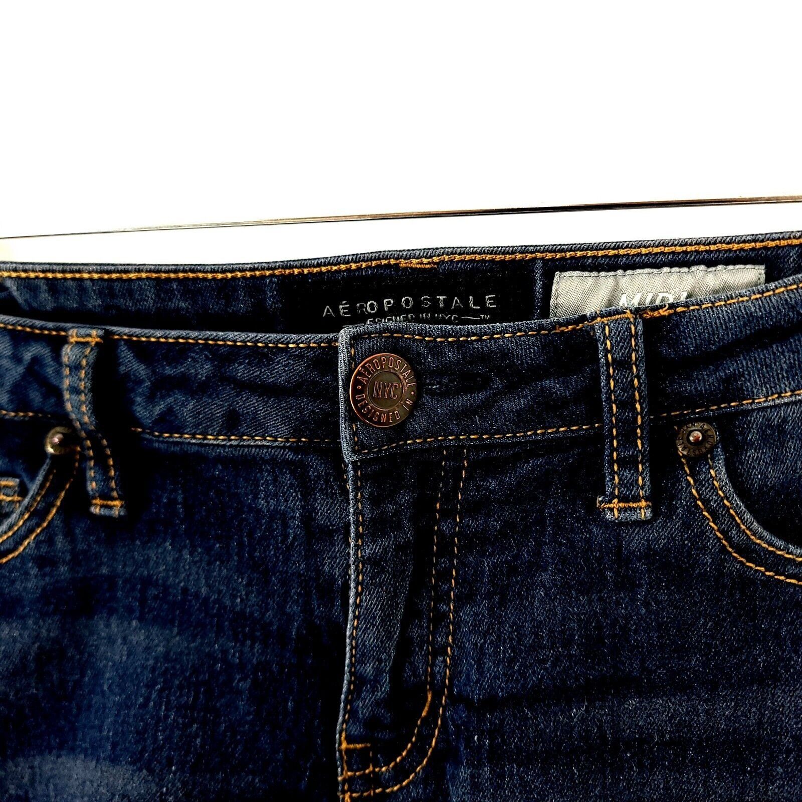 Aeropostale Aeropostale Blue Denim Whiskering Jean Cut-Off Low Rise Shor Size 26" / US 2 / IT 38 - 2 Thumbnail