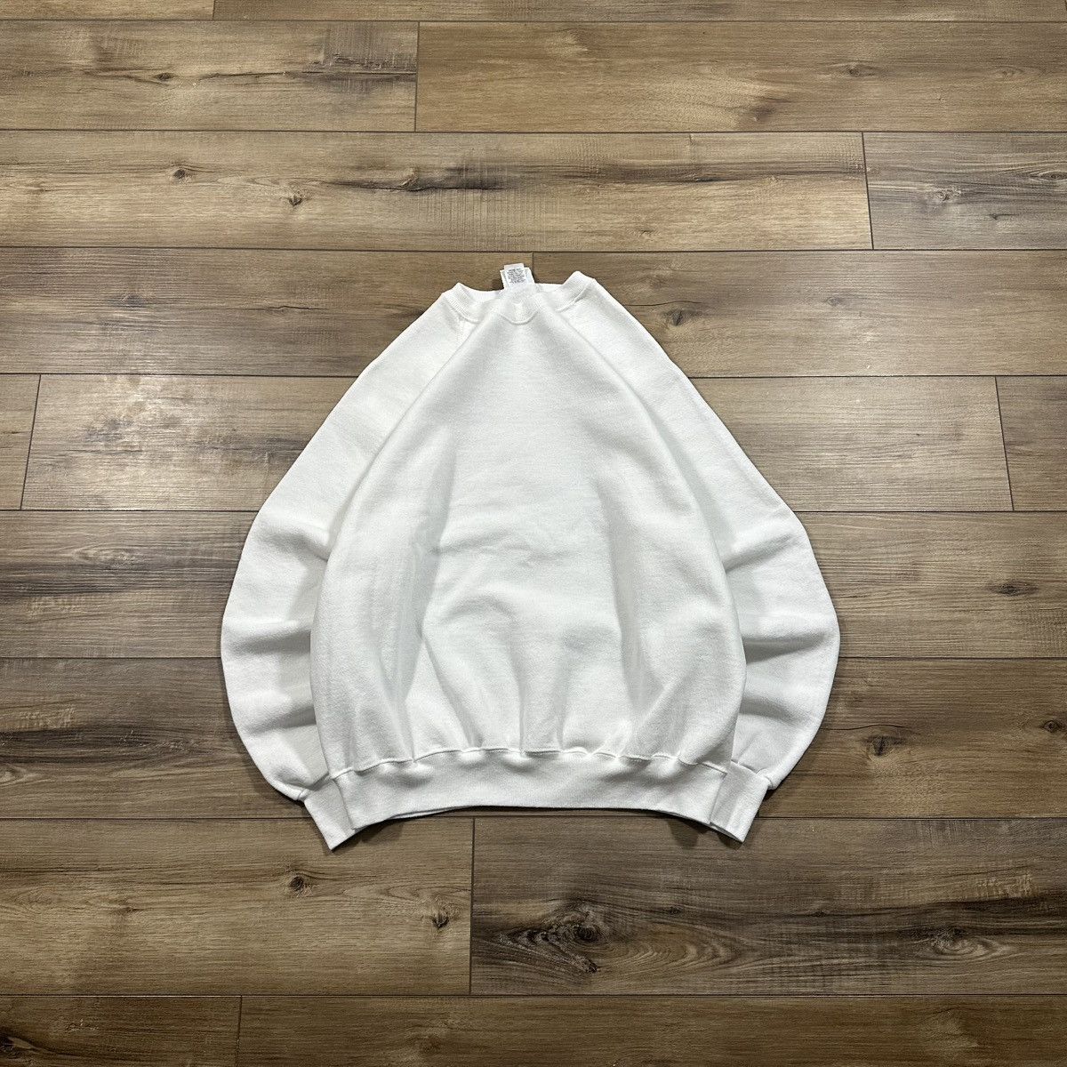 Lee Vintage 90s White Blank Made in USA Crewneck Sweatshirt Size US XXL / EU 58 / 5 - 1 Thumbnail
