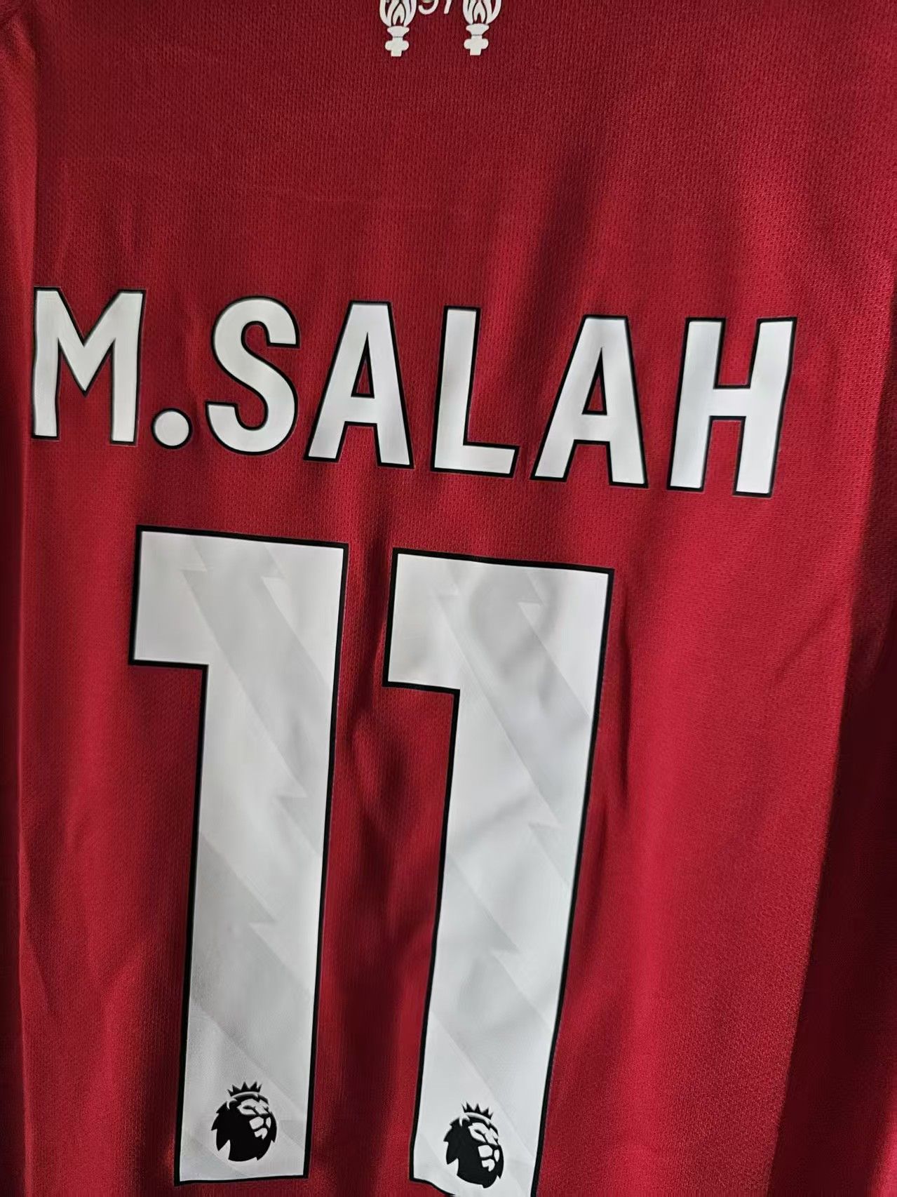 Other 2025 26 Liverpool 11 Mohamed Salah Jersey Longsleeve Size US M / EU 48-50 / 2 - 3 Thumbnail