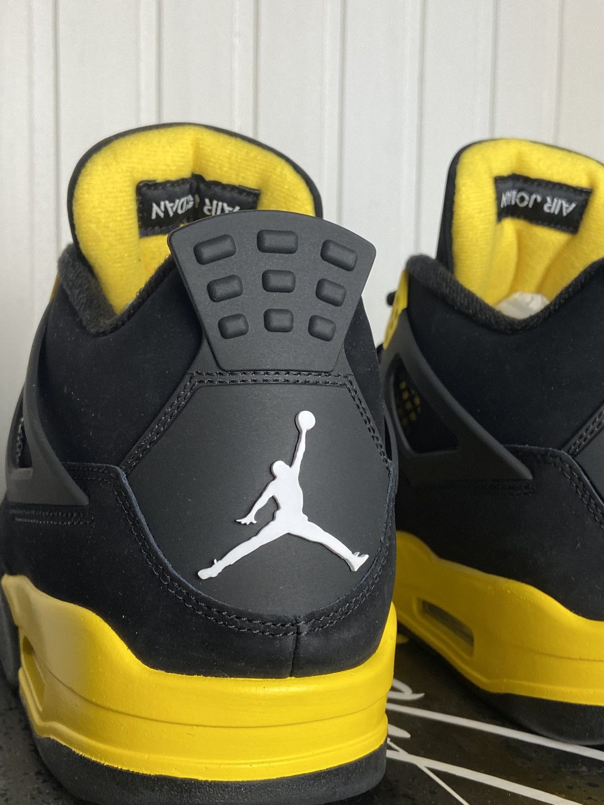 Jordan Brand New Jordan 4 Retro "Thunder" 2023 authentic size 10,5US Size US 10.5 / EU 43-44 - 8 Thumbnail
