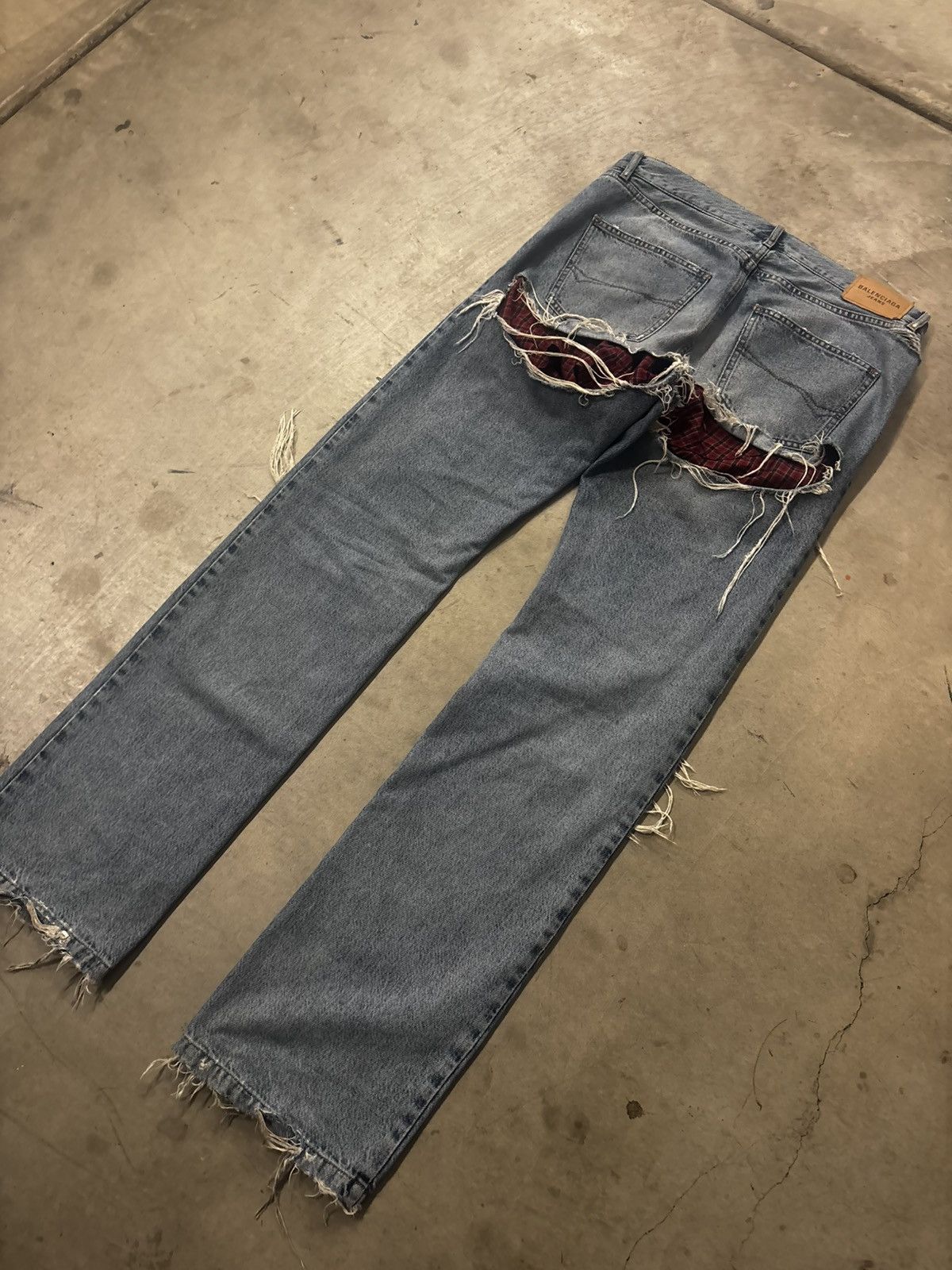 Balenciaga ss21 balenciaga distressed boxer denim Size US 29 - 1 Thumbnail