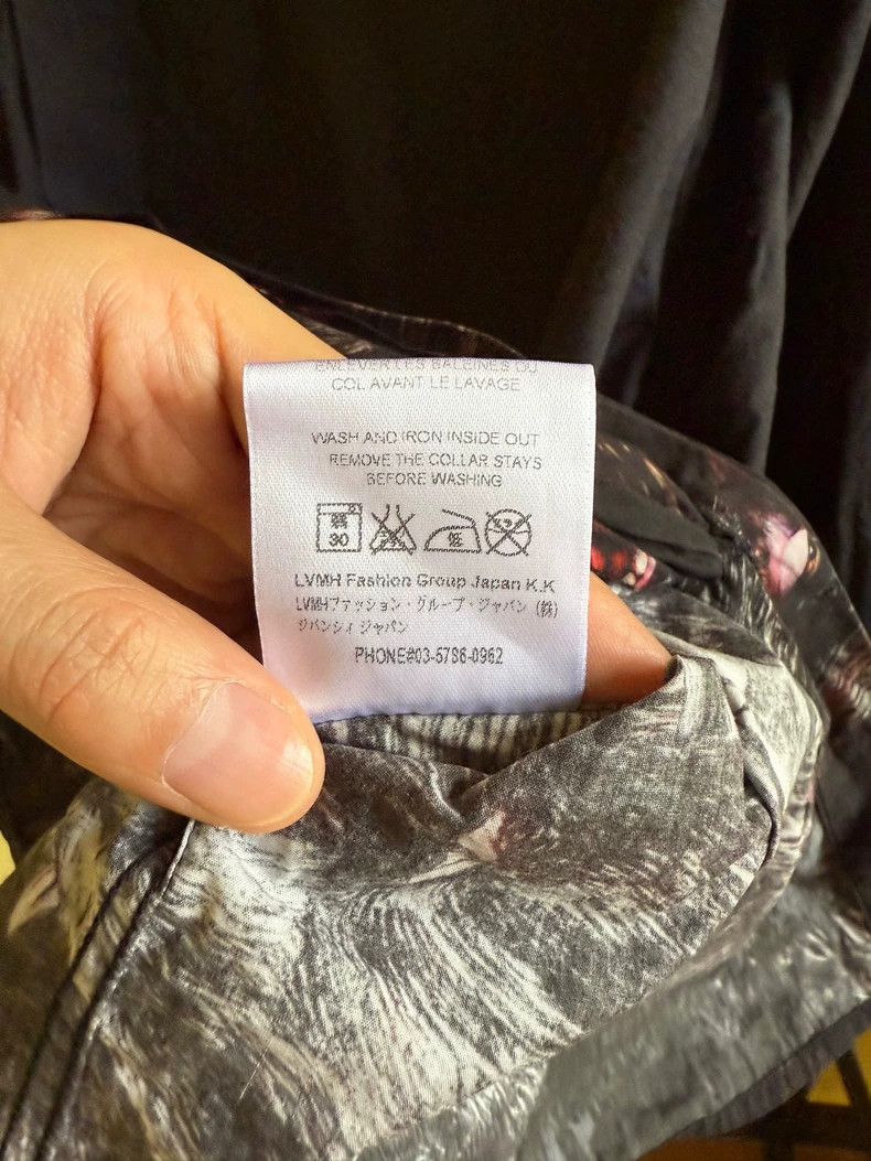 Givenchy Givenchy Size40 Size 40 Showpiece Monkey Group Shirt. Class Size US M / EU 48-50 / 2 - 5 Thumbnail