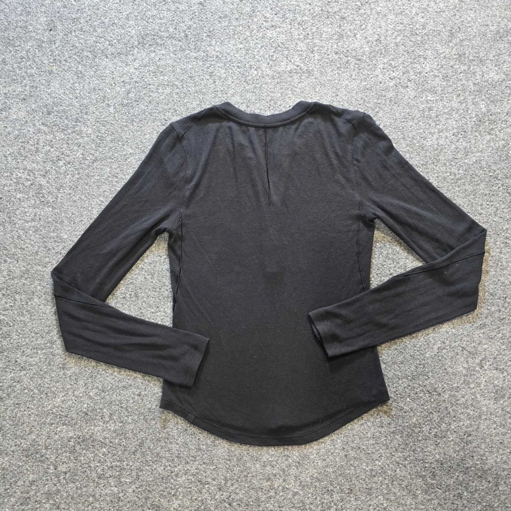 Lululemon Lululemon Top Womens Size 6 Black Hold Tight Henley Ribbed Long Sleeve Casual Shirt Mens? Women? Size M / US 6-8 / IT 42-44 - 6 Thumbnail