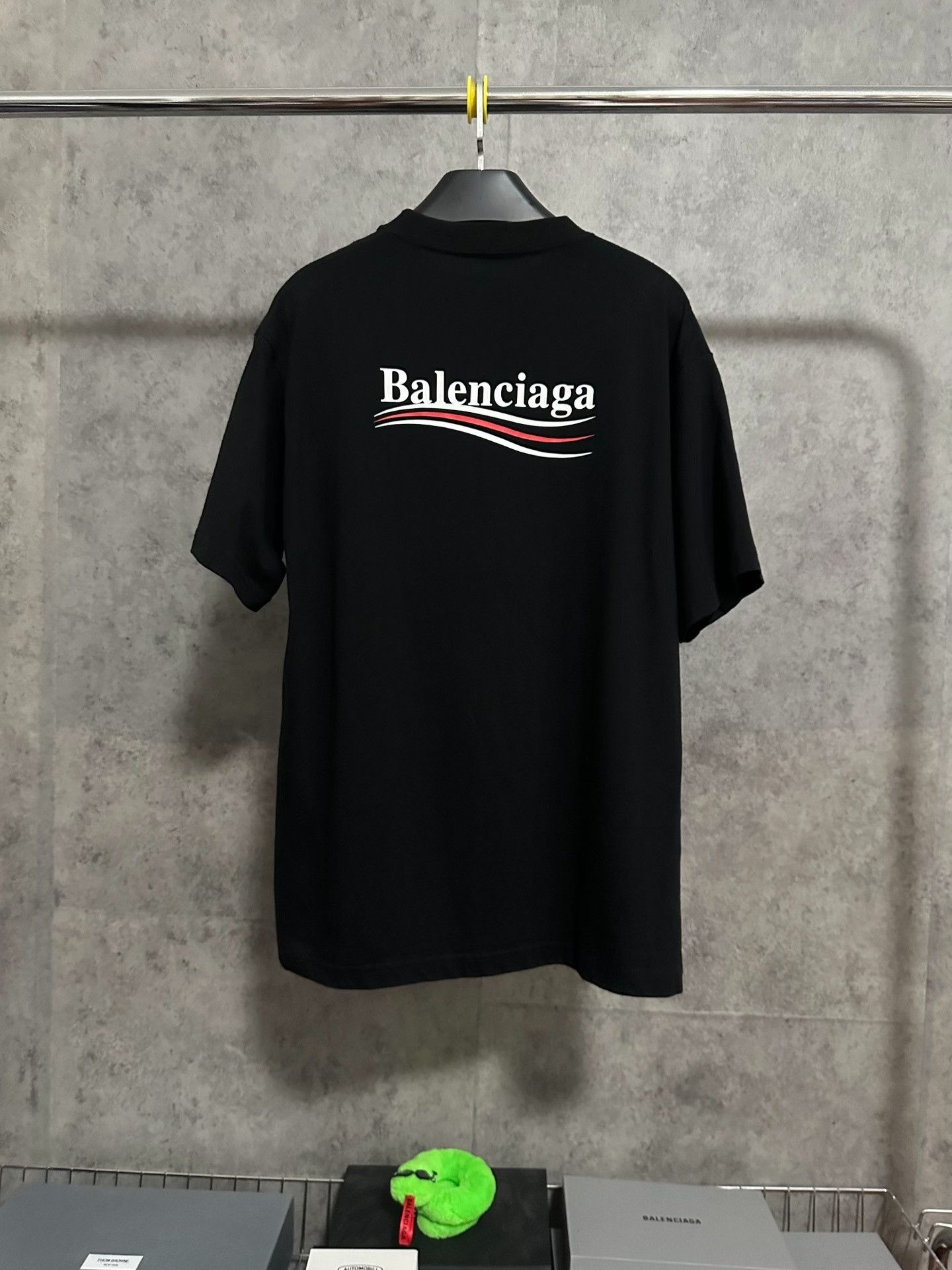 Balenciaga Balenciaga Cola Print Logo Short Sleeve T-Shirt Size US M / EU 48-50 / 2 - 5 Thumbnail