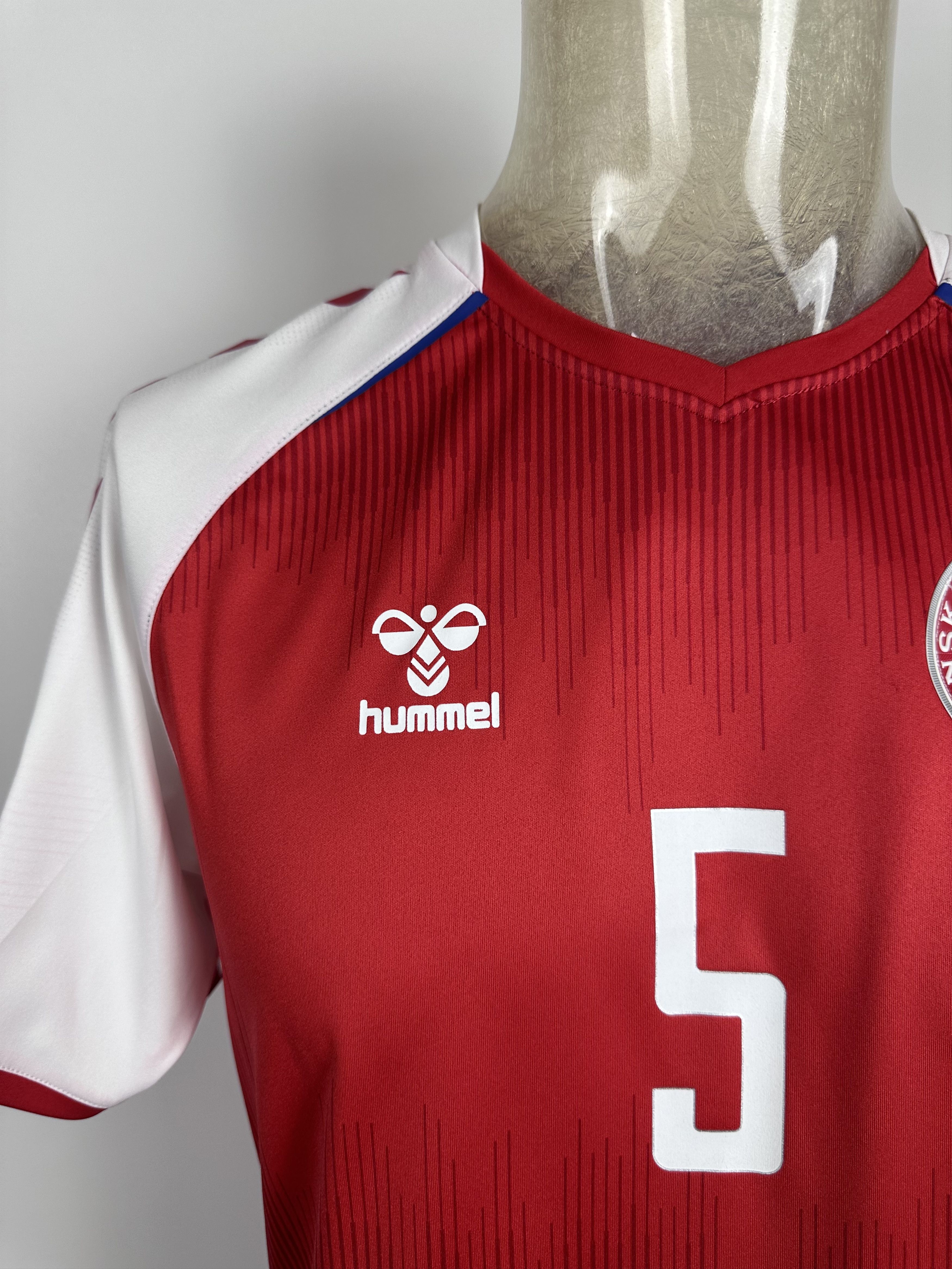 Hummel DENMARK 2021 2022 FOOTBALL SHIRT SOCCER JERSEY #5 MAEHLE Size US L / EU 52-54 / 3 - 6 Thumbnail