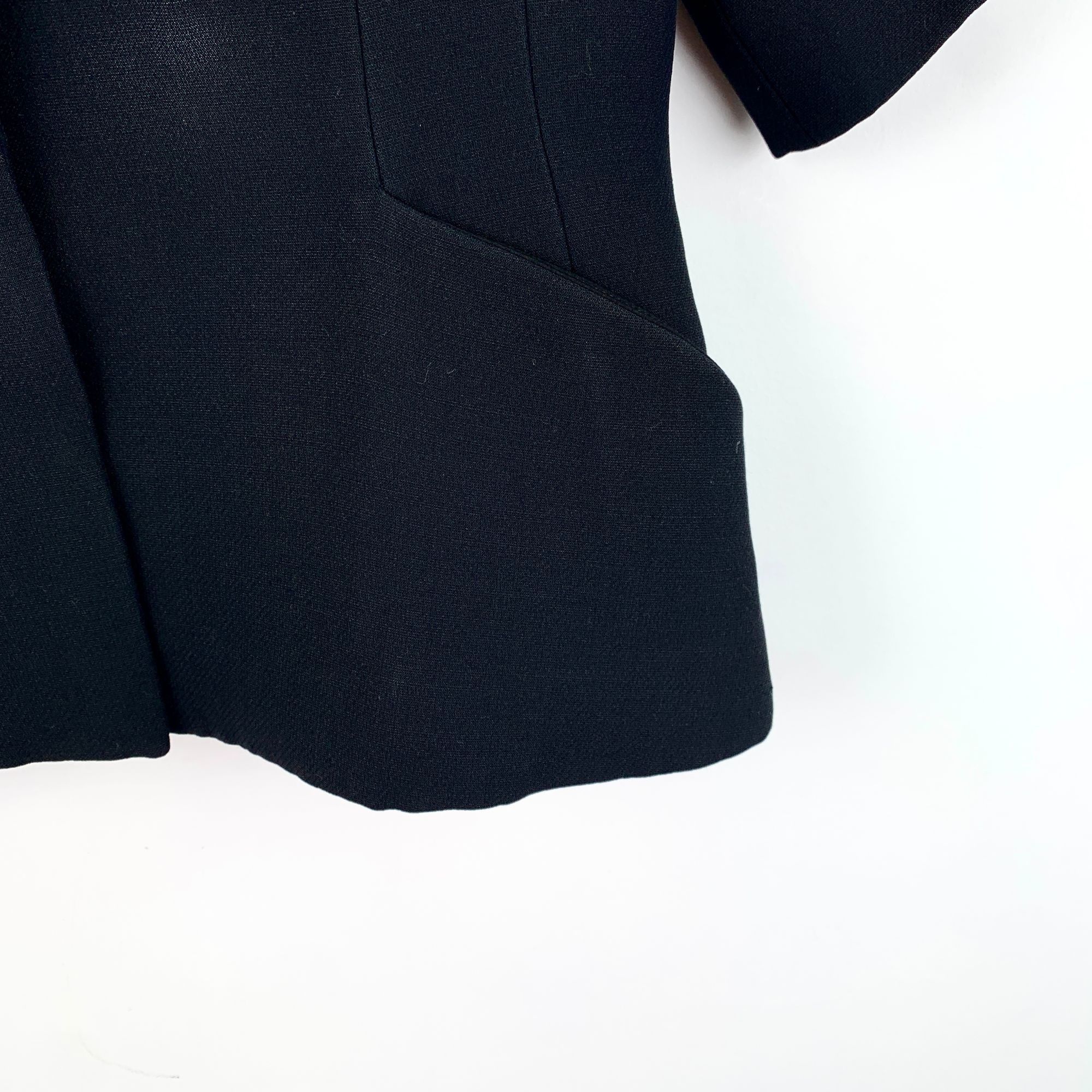 Dior Christian Dior Black Cropped Wool Short-Sleeve Blazer (Size Size XXS / US 00 / IT 34 - 7 Thumbnail