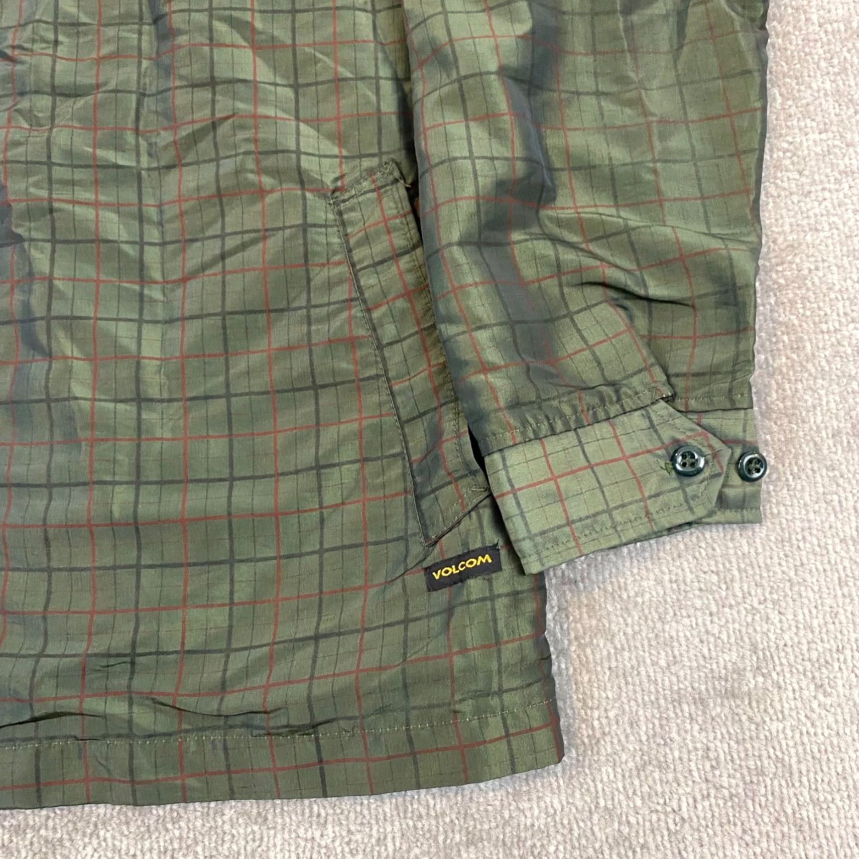 Volcom VINTAGE Volcom Jacket Mens M Green Shiny Nylon Full Zip Beach Shake 90s Shell Overcoat Mens Size US M / EU 48-50 / 2 - 3 Thumbnail