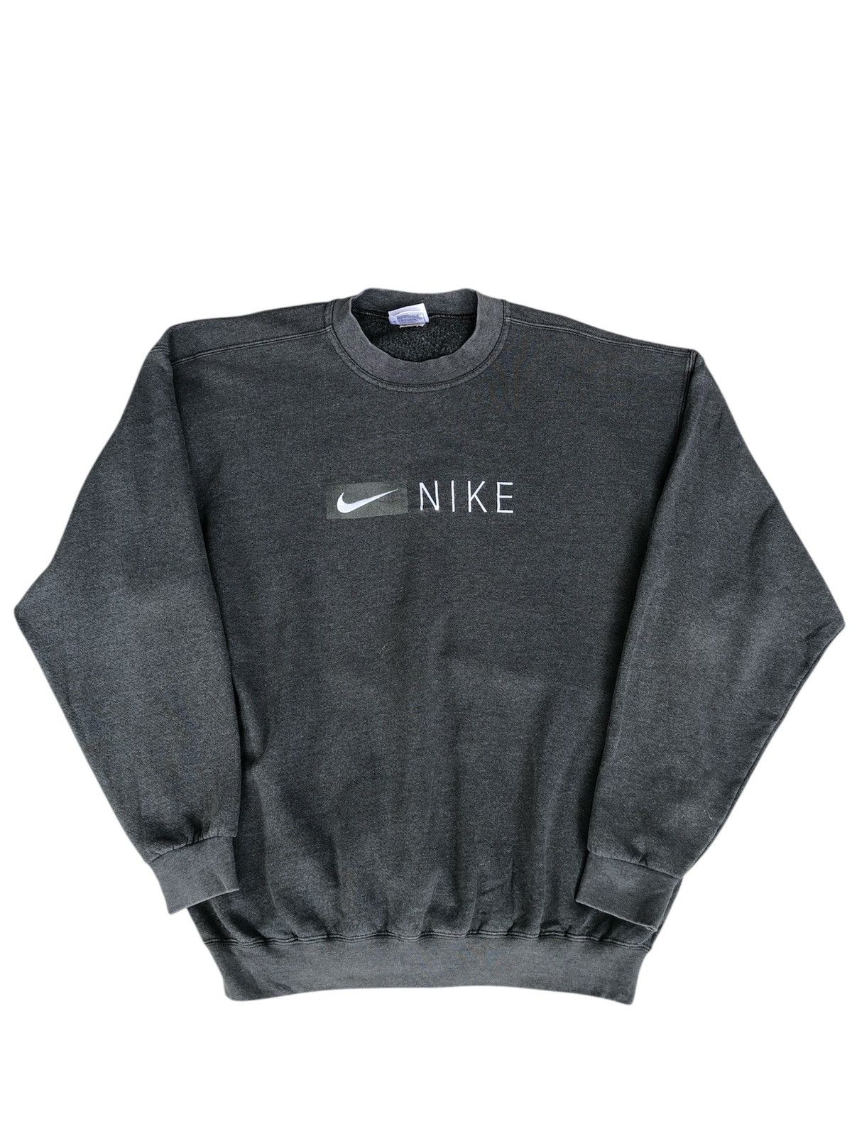 Nike Vintage Nike Embroidered Logo Sweatshirt Size US L / EU 52-54 / 3 - 1 Thumbnail