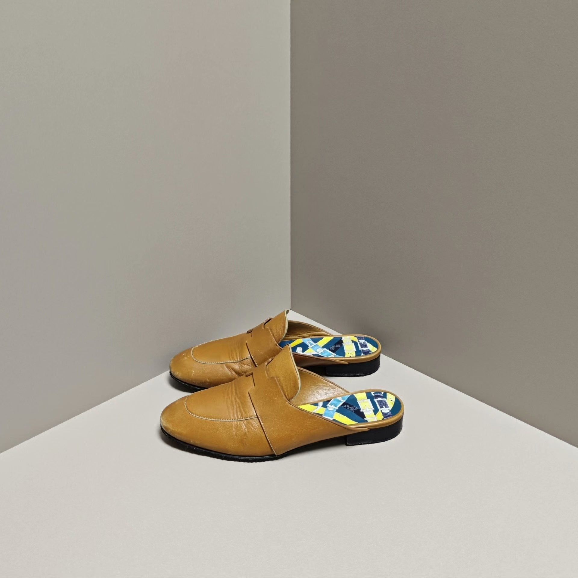 Hermes Hermes Brown Sandals us_5 Women Size US 5 / IT 35 - 1 Thumbnail