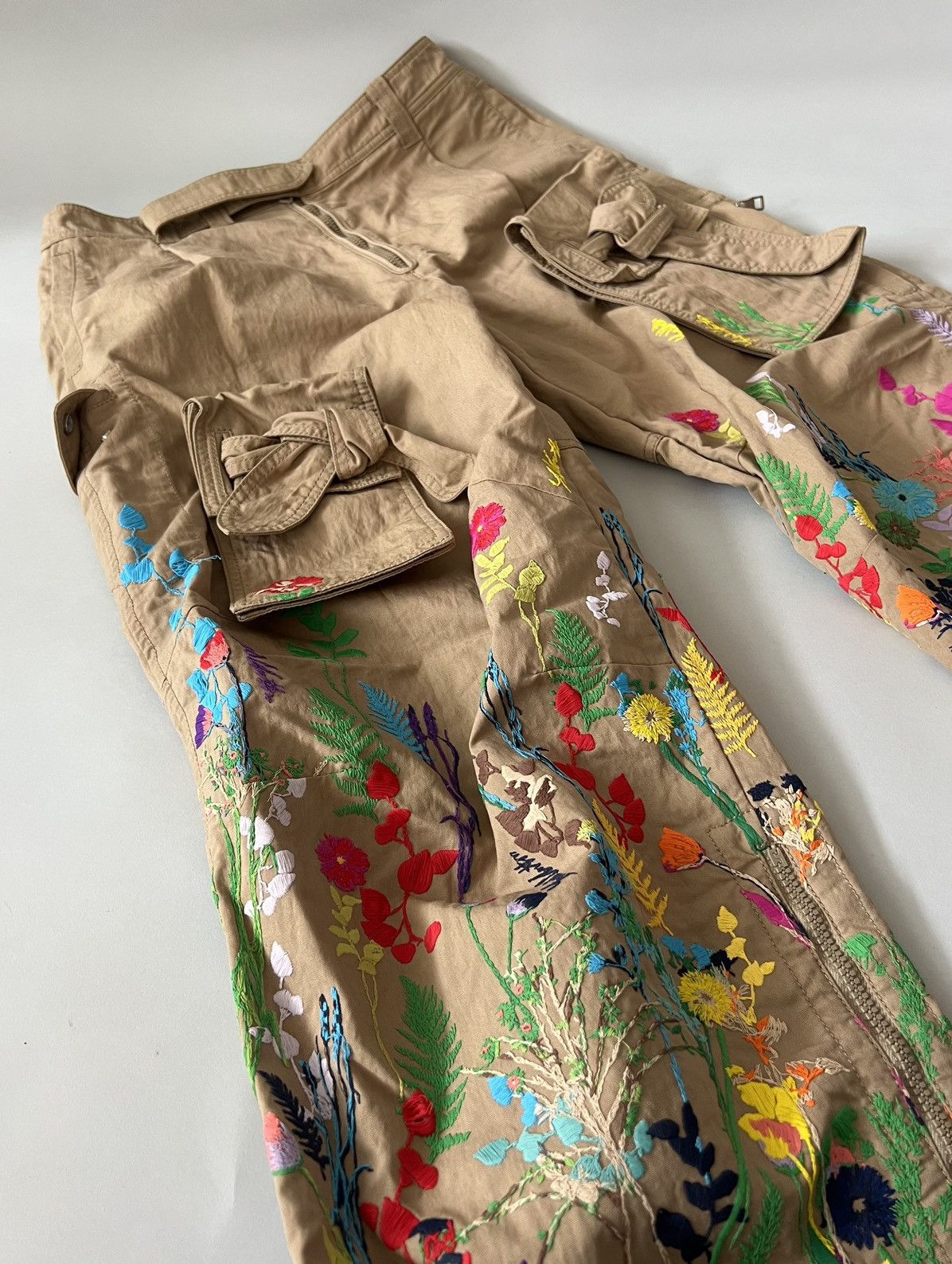 Louis Vuitton Louis Vuitton Flower Embroidered Cargo Pants Size US 34 / EU 50 - 6 Thumbnail