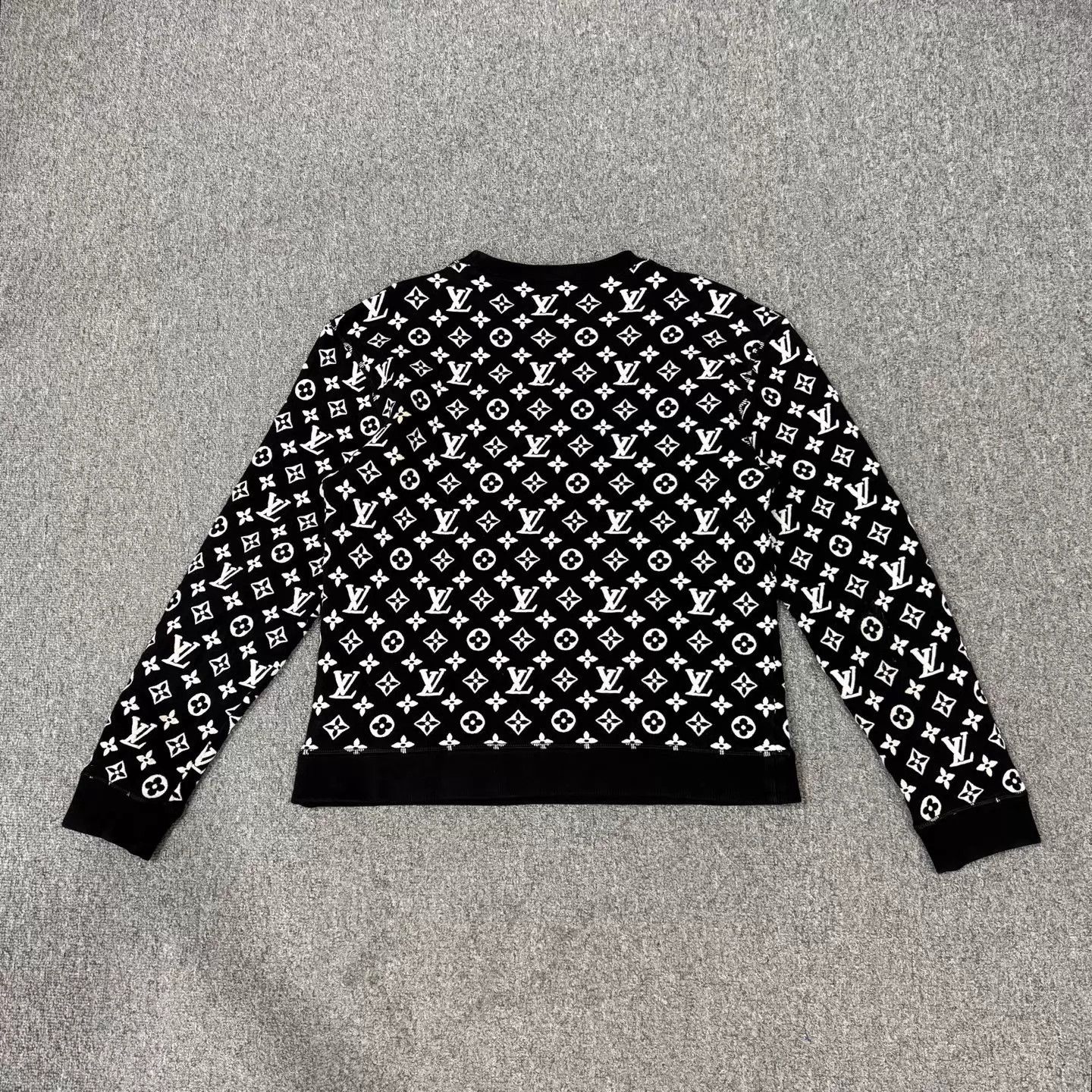 Louis Vuitton LV jacquard relief allover print sweatshirt S 95new Size US S / EU 44-46 / 1 - 2 Thumbnail
