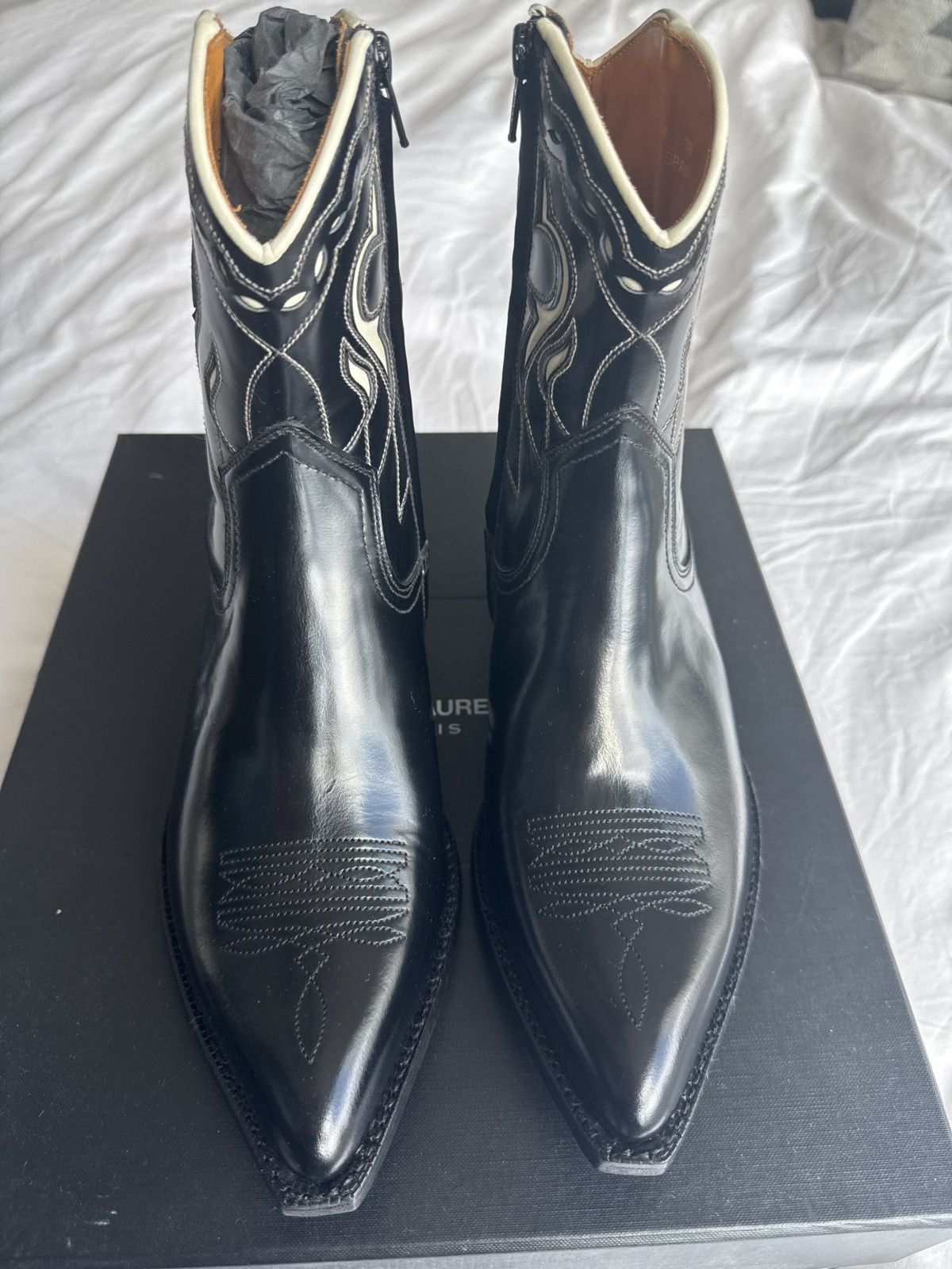 Saint Laurent Paris Saint Laurent Santiag 40, size 39 Size US 6 / EU 39 - 1 Thumbnail