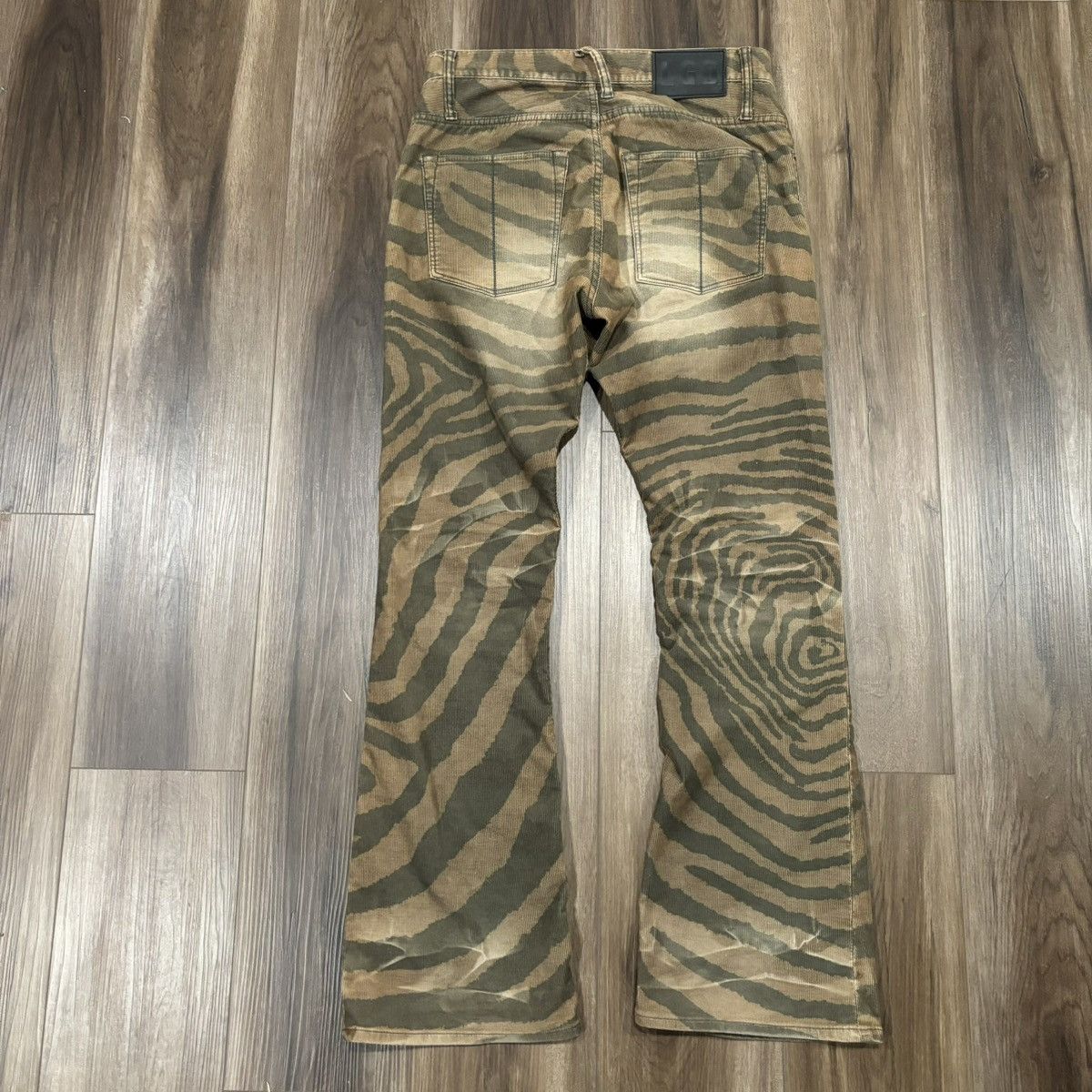 Le Grande Bleu (L.G.B.) LGB zebra camo lazy wolf corduroys Size US 32 / EU 48 - 2 Thumbnail