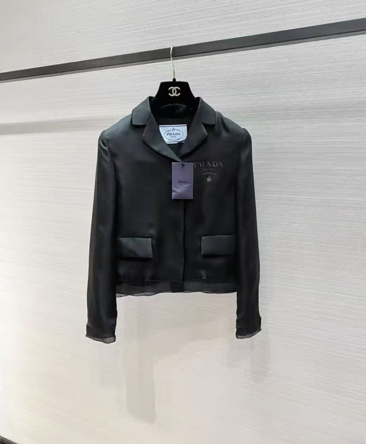 Prada Prada Black Short Jacket, Classic Fashion Style J33 Size XS / US 0-2 / IT 36-38 - 1 Thumbnail