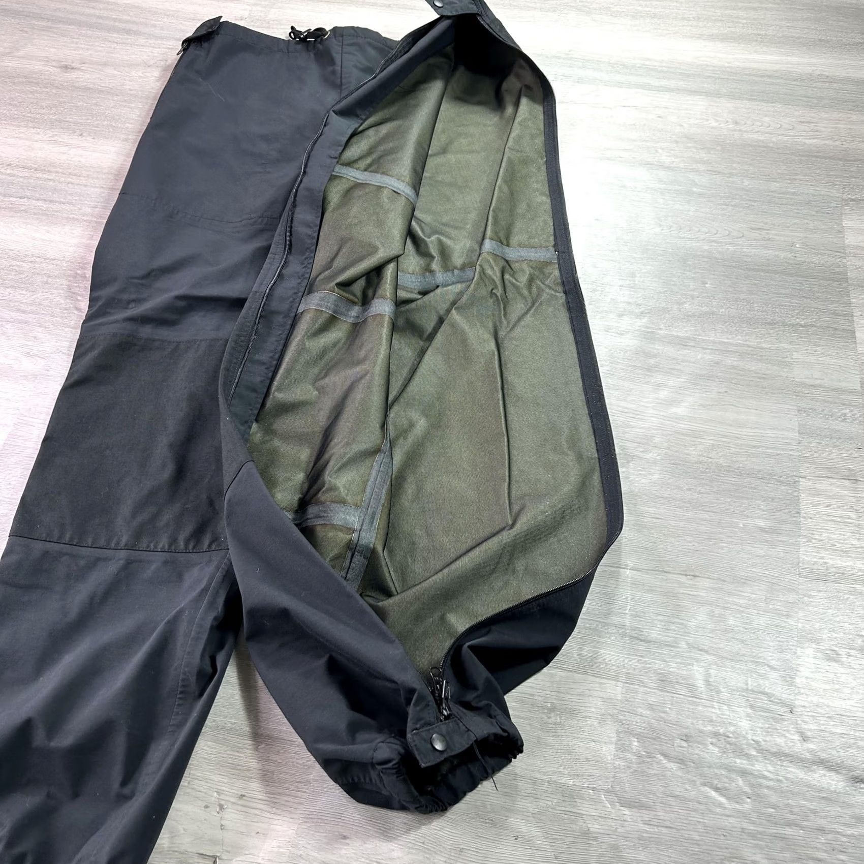 Vintage VINTAGE REI Snow Pants Mens Large Black Gore-Tex Waterproof Zip Hem 80s USA Size US 33 - 4 Thumbnail