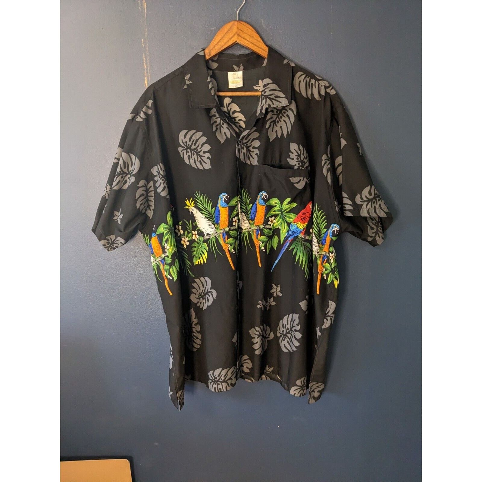 MISA Los Angeles Hawaiian Shirt Colorful Parrots on Black XXL Misa. Soft Airy Size US XXL / EU 58 / 5 - 3 Thumbnail
