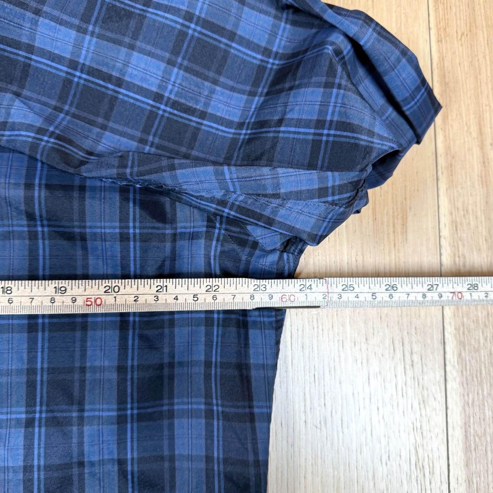 UNTUCKit UNTUCKit Shirt Men XL Blue Black Plaid Button-Up Long Sleeve Button-Up Plaid Mens XL Blue Black 2010s or 2020s (adjust as applicable) Size US XL / EU 56 / 4 - 6 Thumbnail