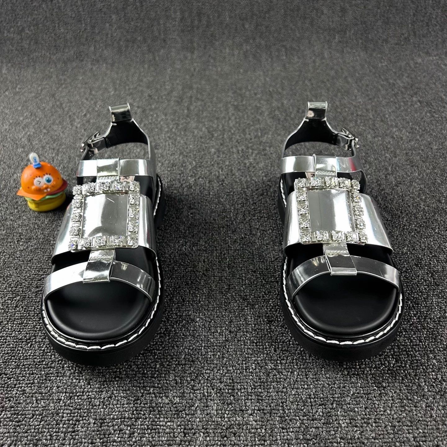 Roger Vivier Roger Vivier Silver Crystal Buckle Sandals 38 Size US 7 / IT 37 - 2 Thumbnail