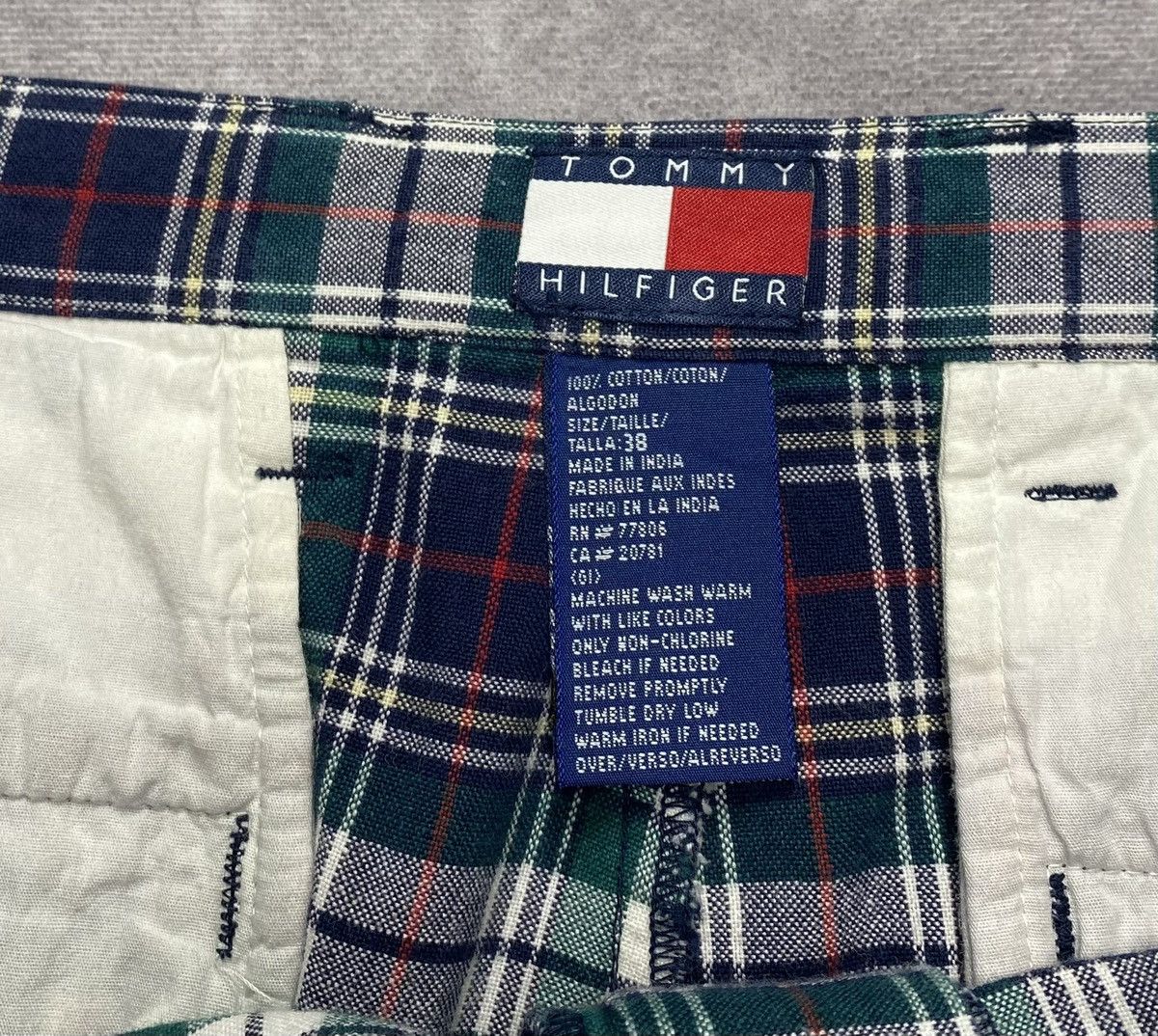 Tommy Hilfiger 90’s Vintage Tommy Hilfiger Checkered Pleated Shorts Size US 38 / EU 54 - 3 Thumbnail