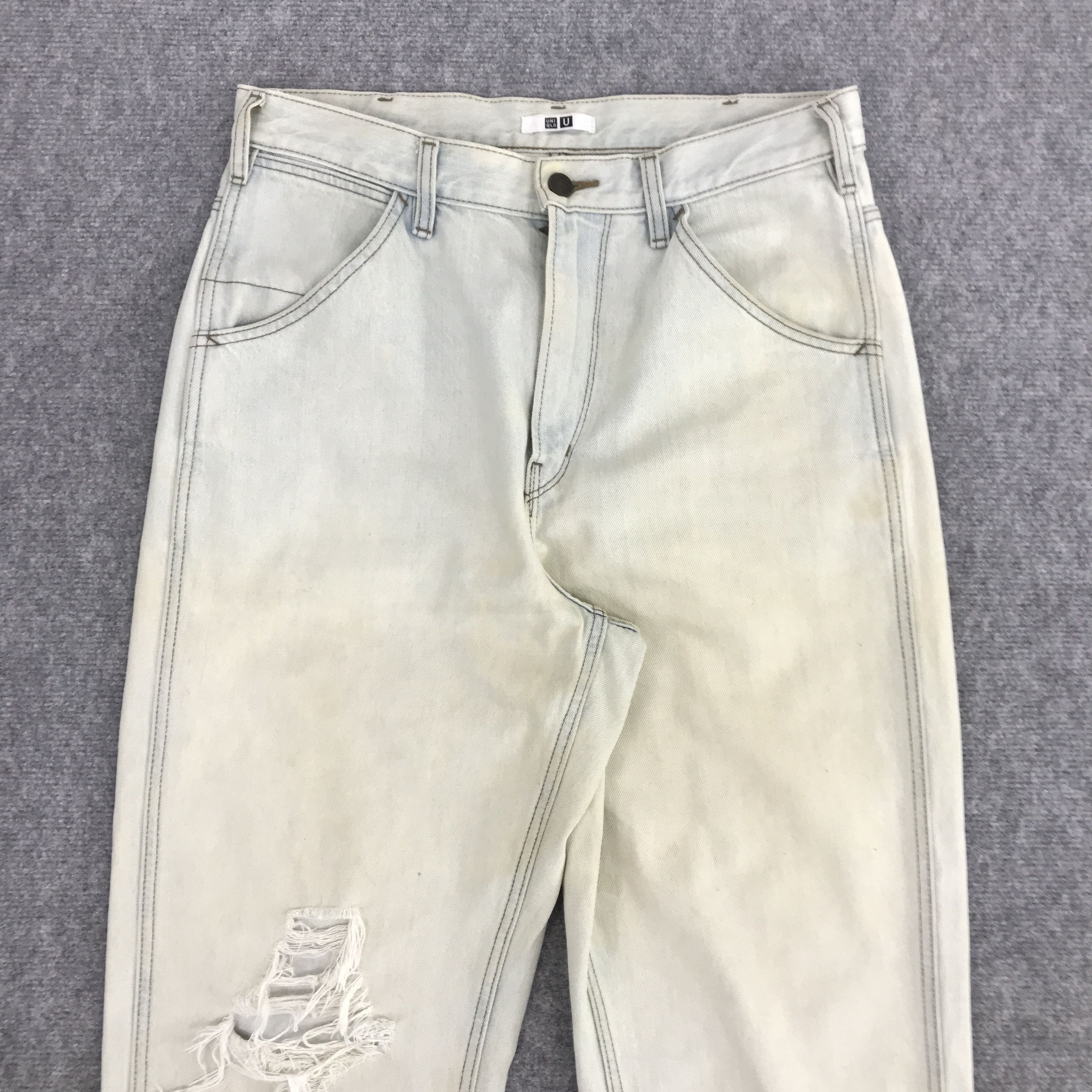 Christophe Lemaire × Uniqlo LEMAIRE X UNIQLO LIGHT WASH DISTRESSED JEANS Size US 30 / EU 46 - 3 Thumbnail