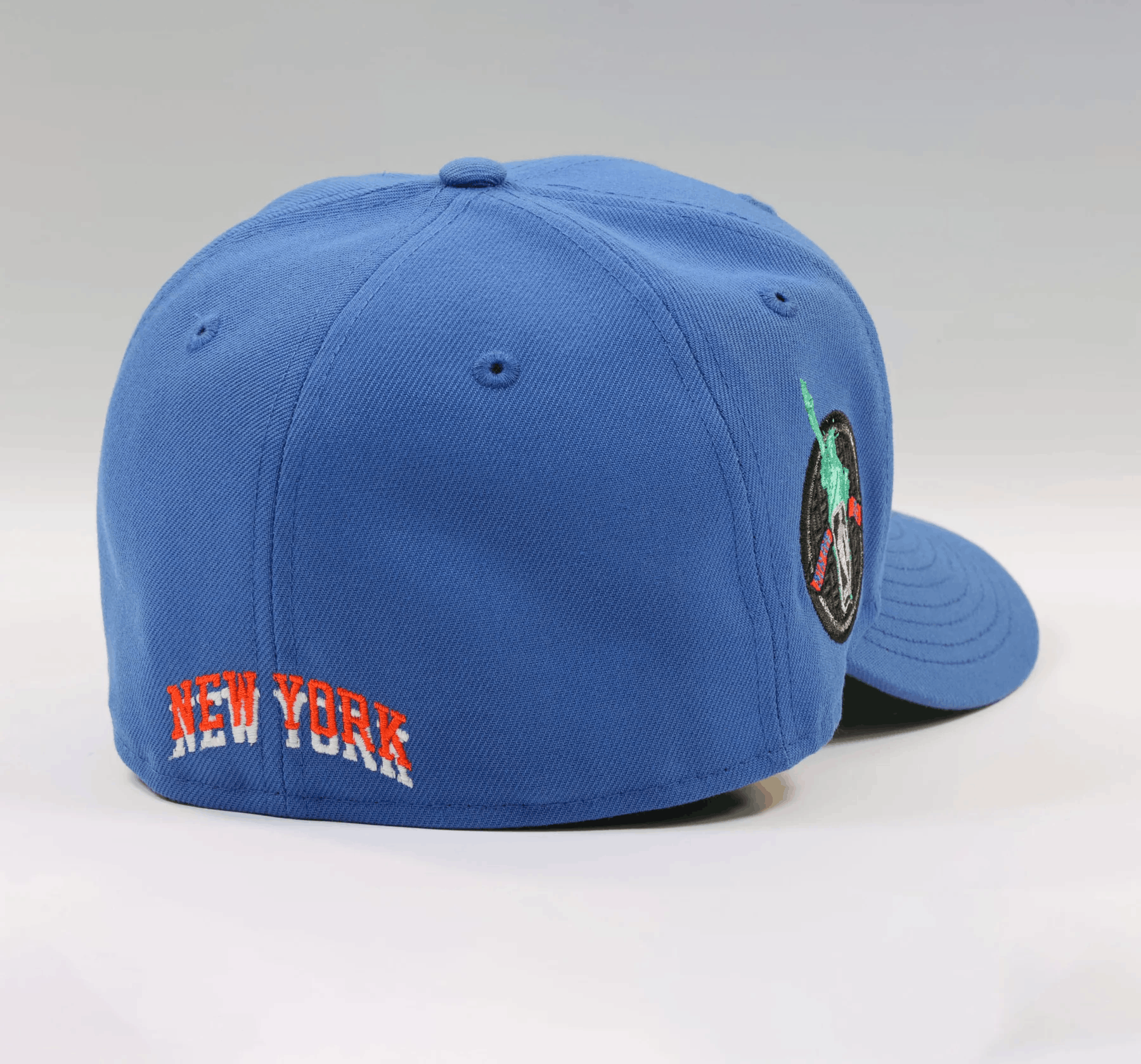 MLB × New Era × Supreme SIZE 7 NEW YORK KNICKS 5TH AVE NYC NEW ERA FITTED CAP Size ONE SIZE - 5 Thumbnail