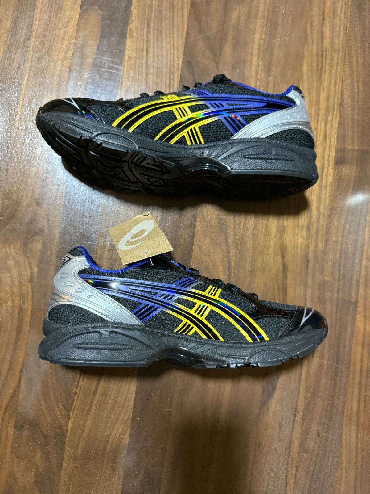 Asics × Kith × Marvel Comics KITH Marvel vs. Capcom Kith ASICS GEL-KAYANO 14 Wolverine Size US 11 / EU 44 - 3 Thumbnail