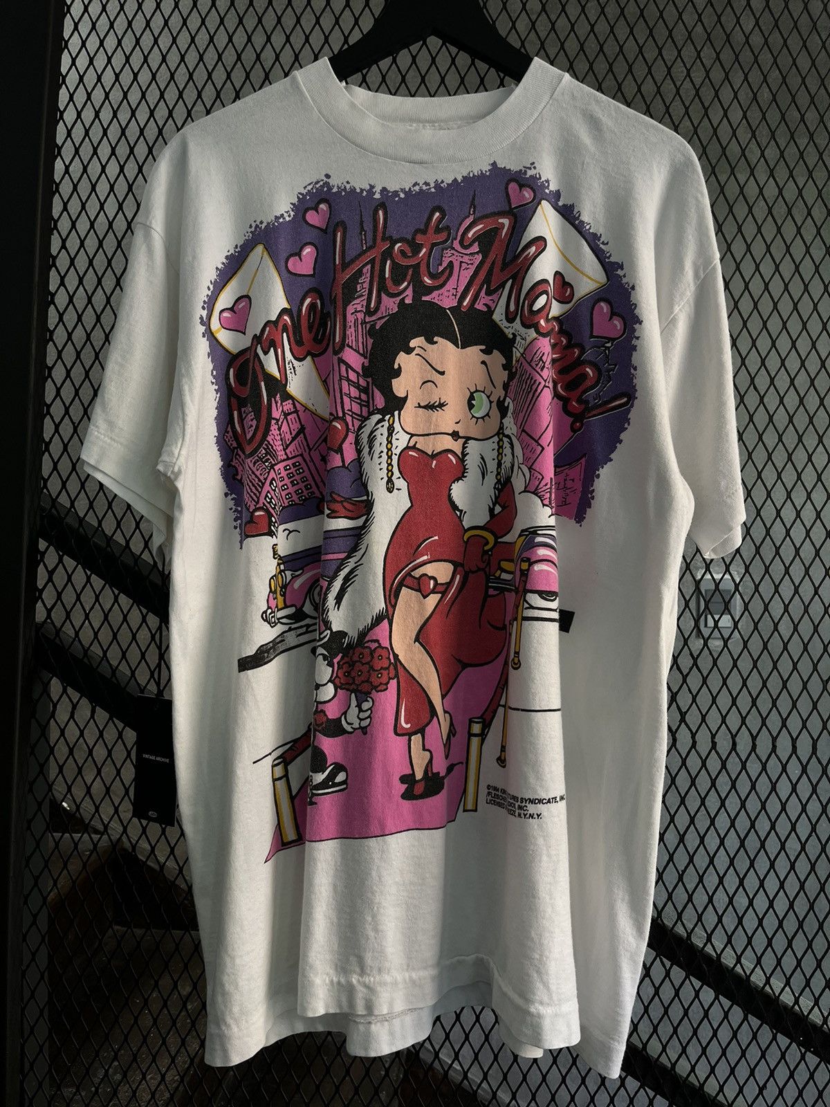 image of Cartoon Network x Vintage 1994 Betty Boop One Hot Mama Big Print in White, Men's (Size XL)