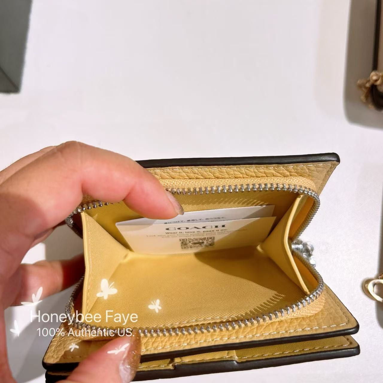 Coach Coach X Peanuts Snap Wallet With Charlie Brown CBN90 Size ONE SIZE - 4 Thumbnail
