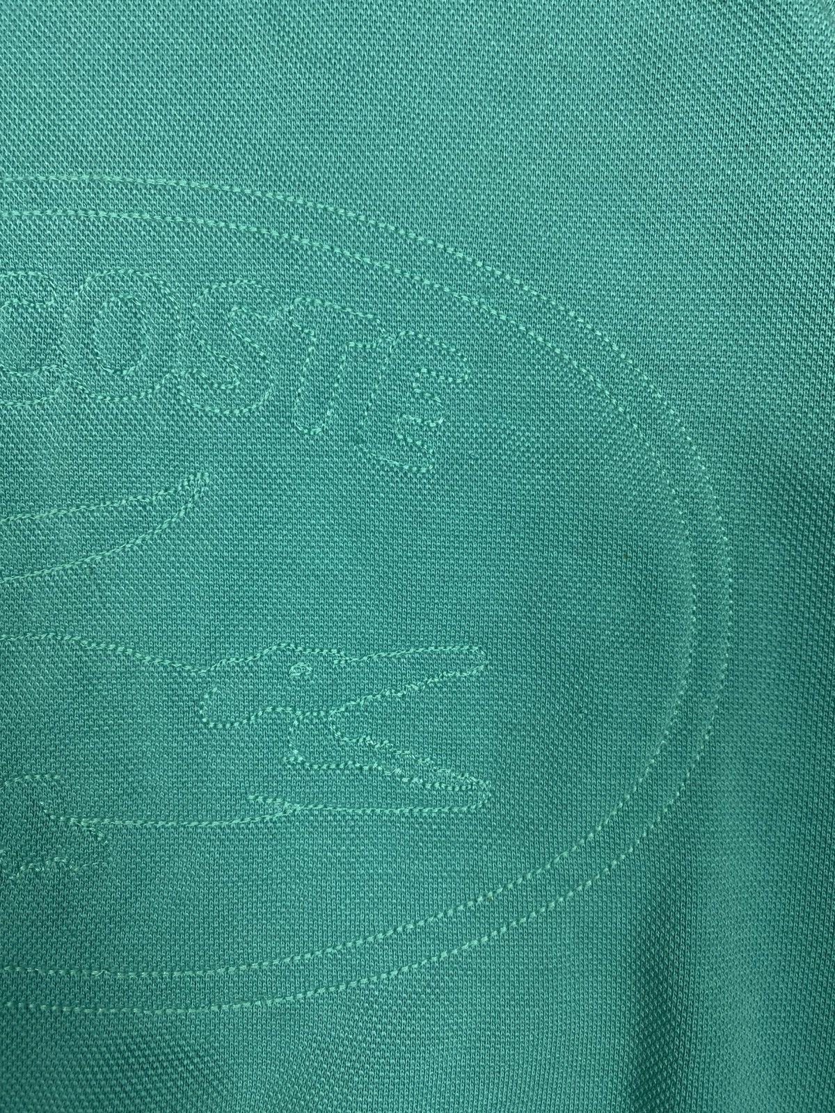 Lacoste Vtg Chemise Lacoste Tonal Embossed Logo Crewneck Sweatshirt Size US L / EU 52-54 / 3 - 7 Thumbnail