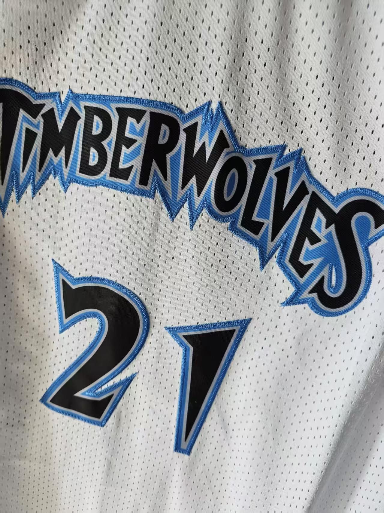 NBA Timberwolves 21 Garnett Jersey Stitched White Size US M / EU 48-50 / 2 - 3 Thumbnail