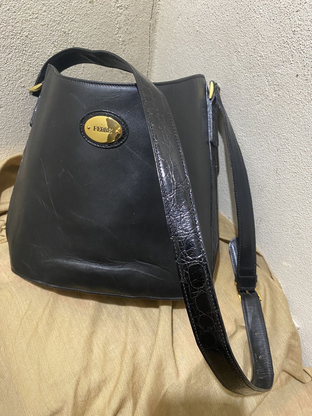 Ferre Ferre leather bucket bag long strap Size ONE SIZE - 1 Thumbnail
